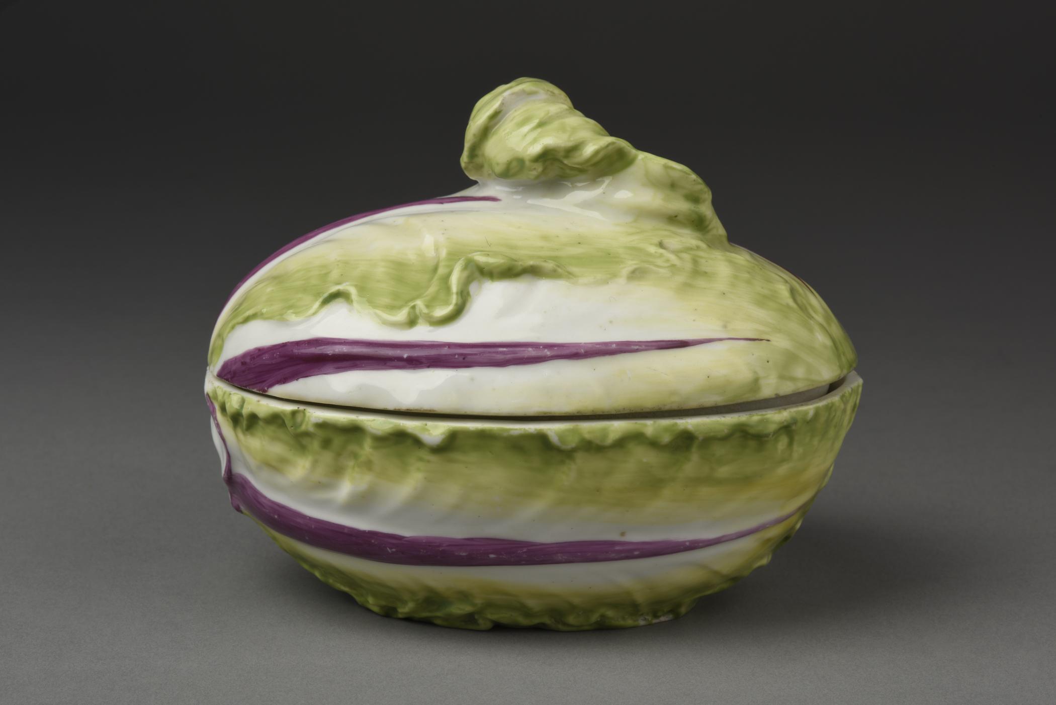 2003.0013.109 A Tureen, B Lid, view 2