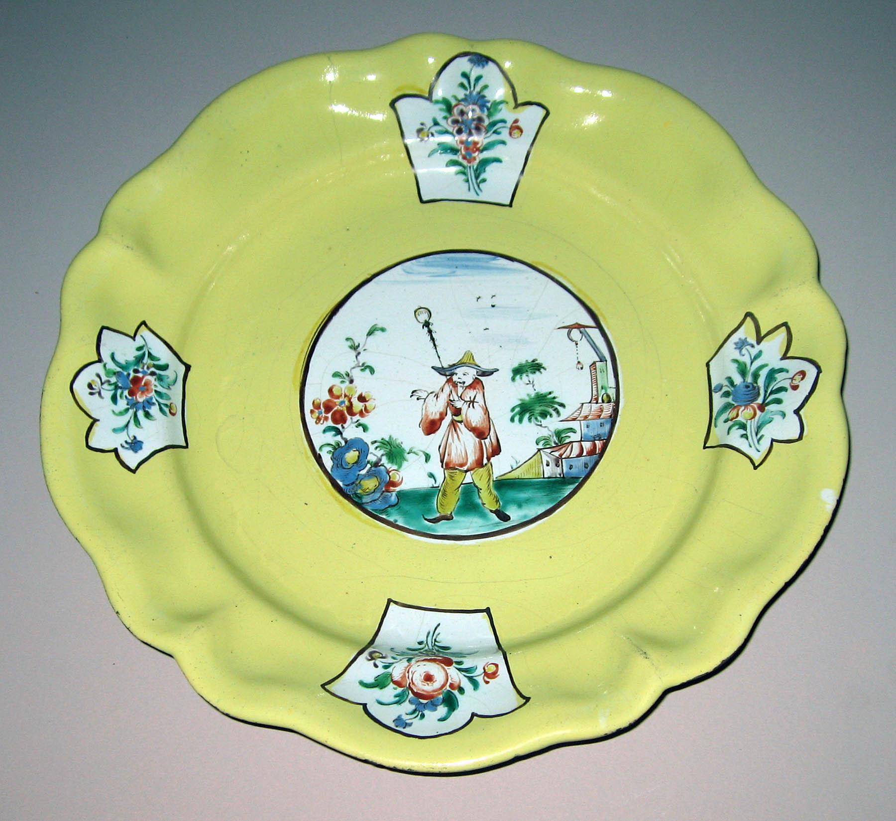 1958.0995 Holitsch faience dish