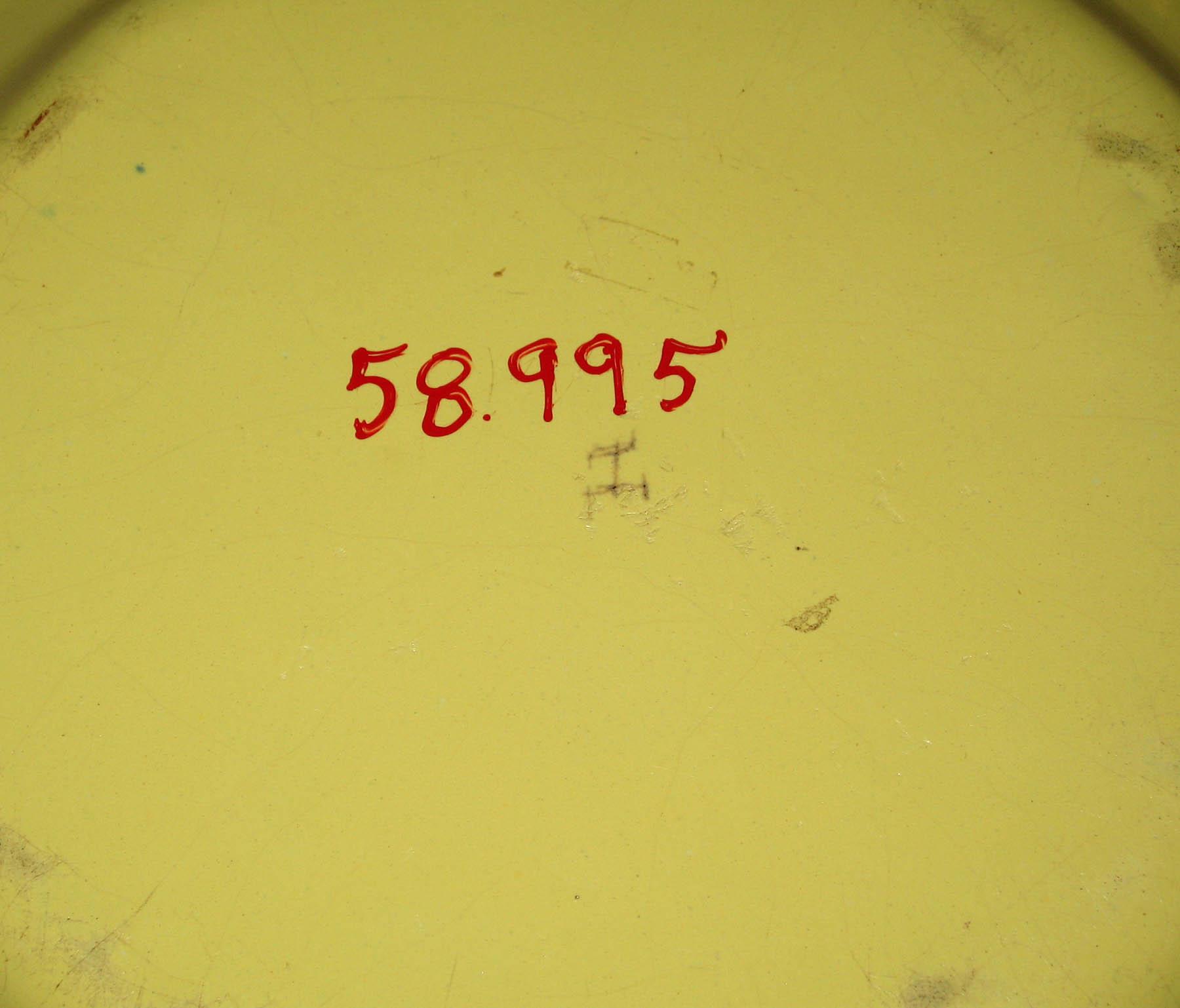 1958.0995 Holitsch faience dish (mark)