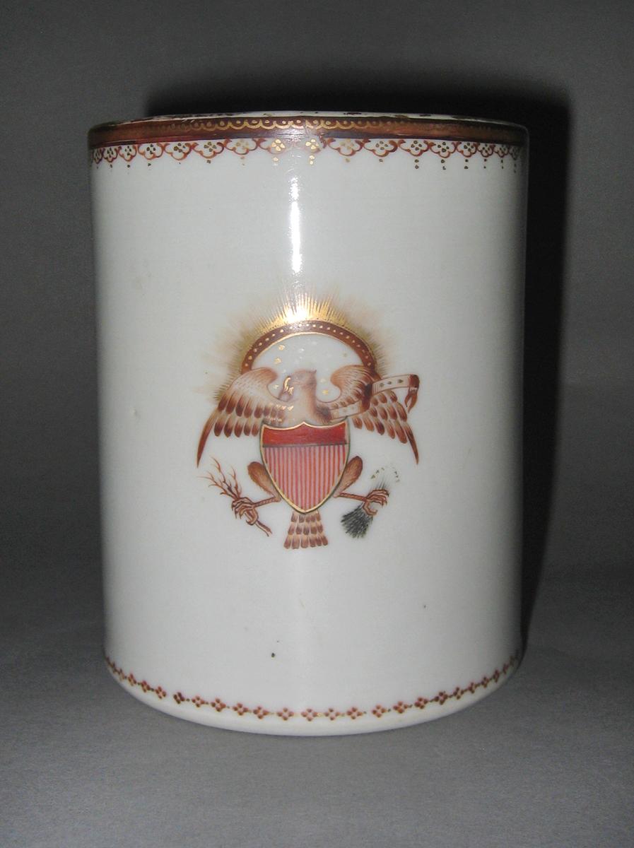 2003.0013.114 Mug (front)