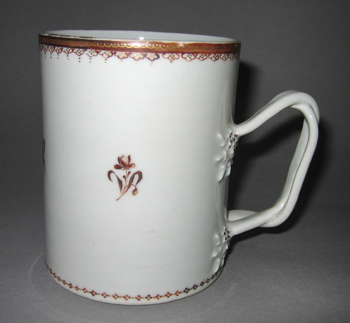2003.0013.114 Mug [side]