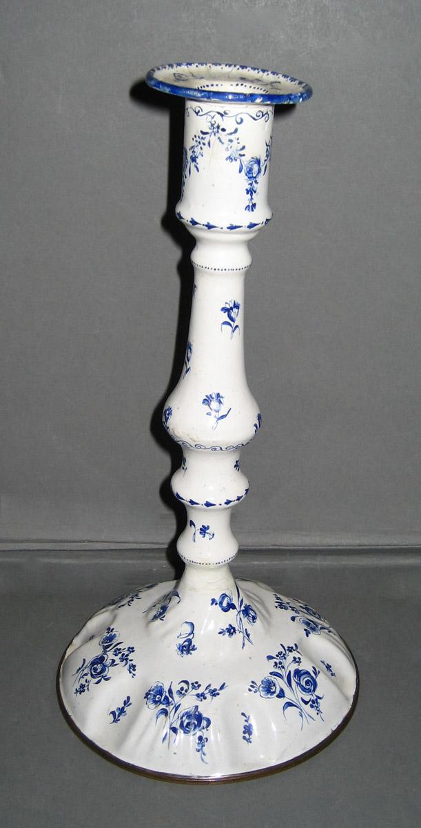 2003.0013.123.002 A,B Candlesticks