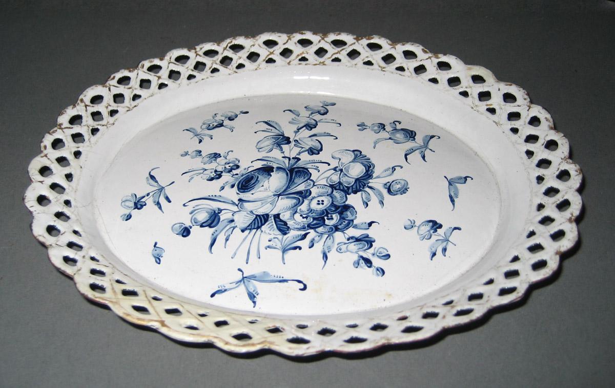 2003.0013.129 Dish