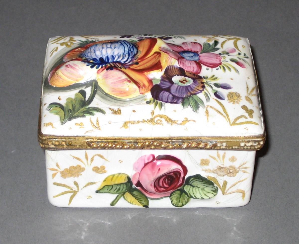 2003.0013.130 Box (detail)