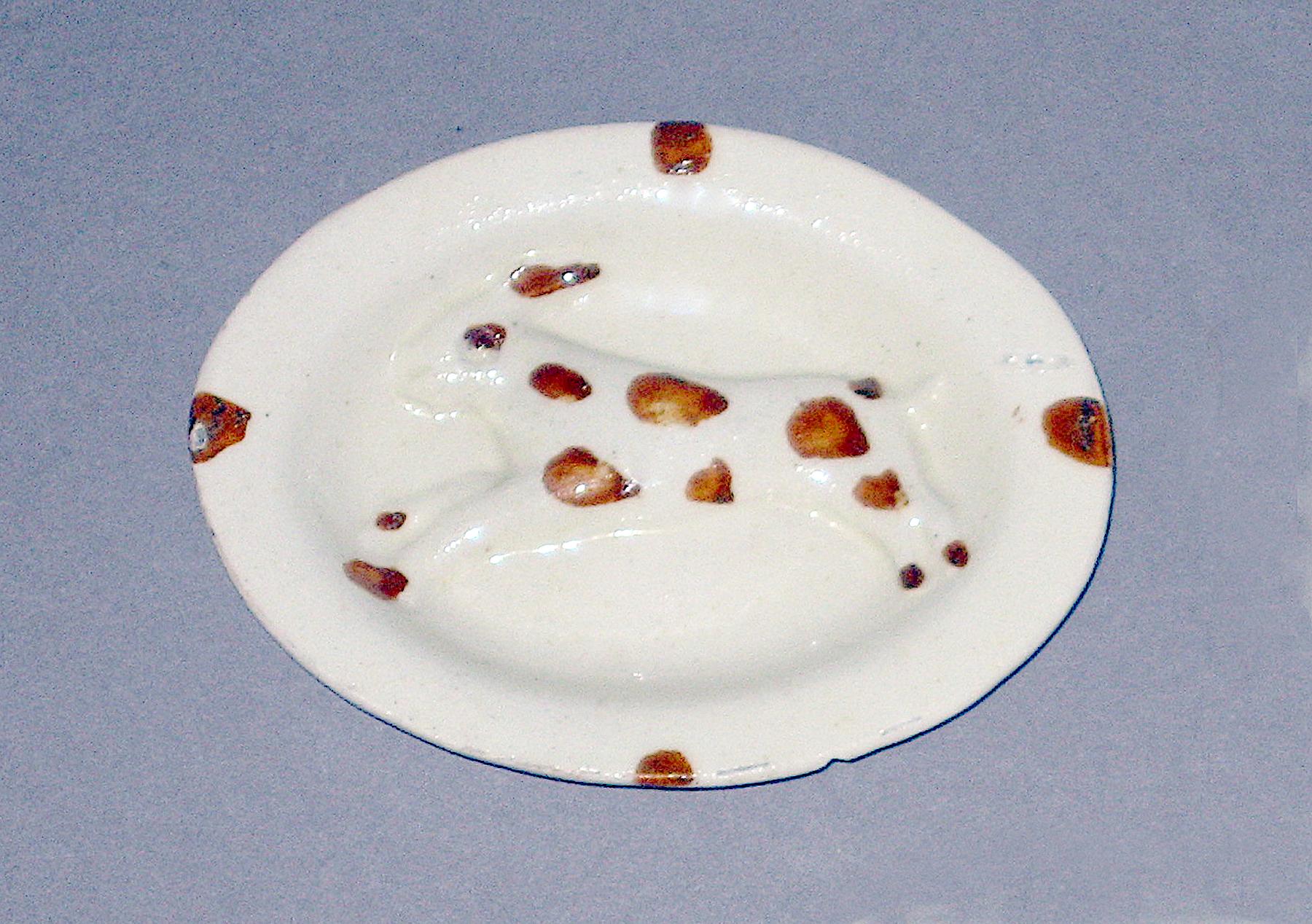 2003.0013.135.008 Miniature rabbit dish