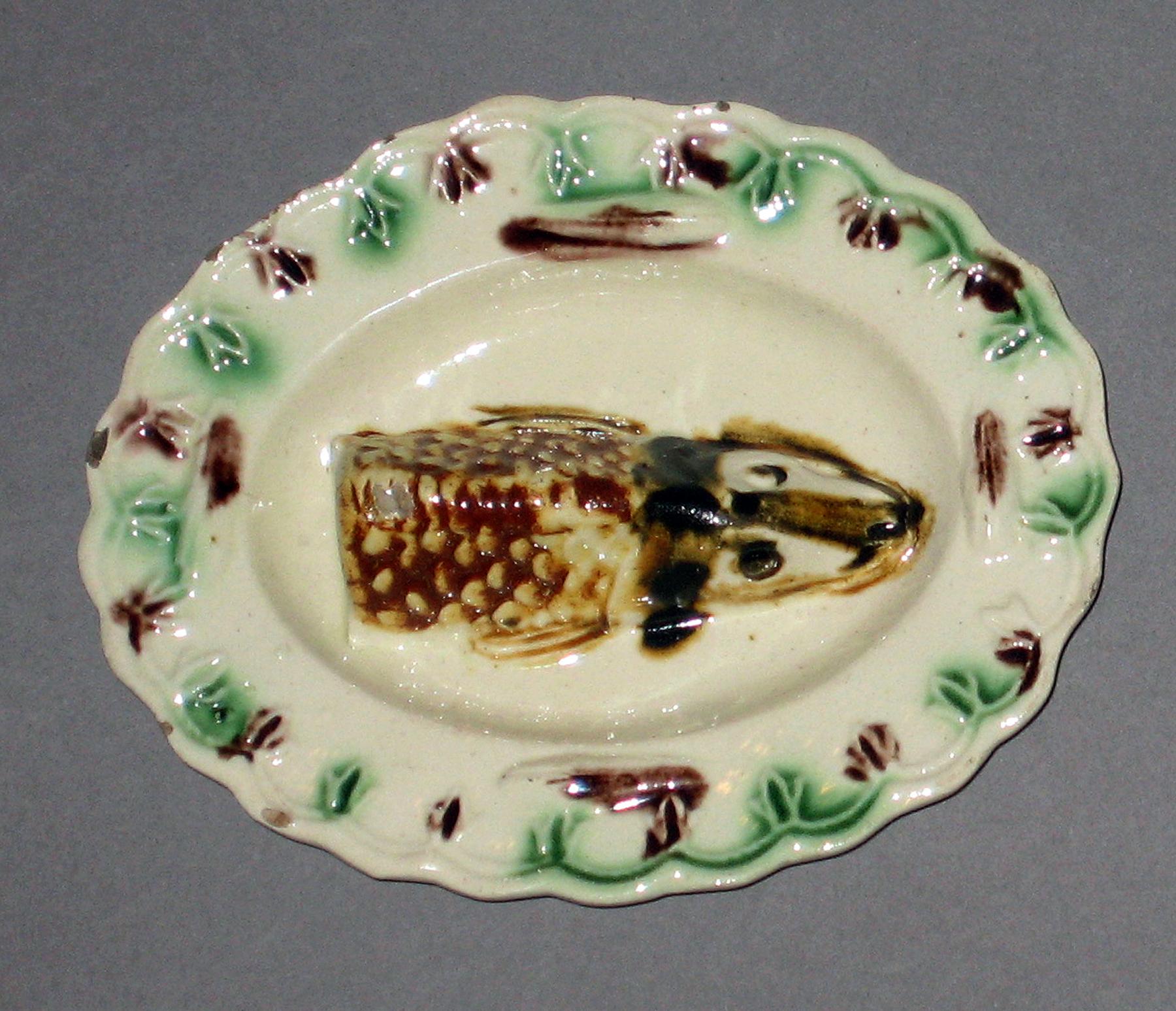 2003.0013.135.009 Miniature fish dish