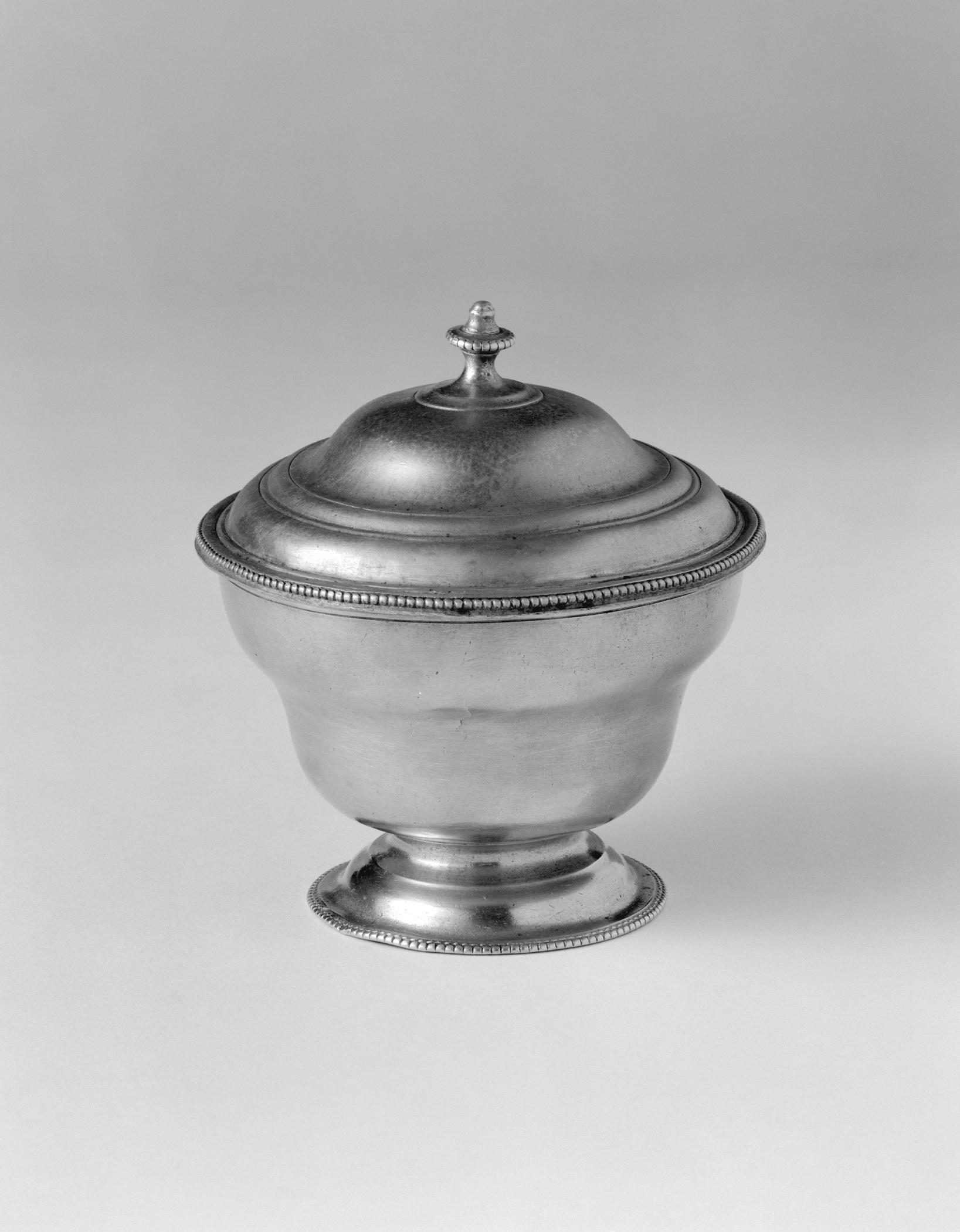 1958.0999 A, B Pewter sugar bowl (view 2)