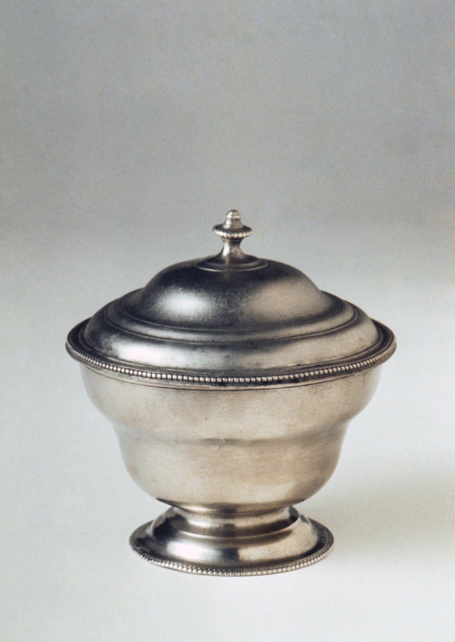 1958.0999 Pewter sugar bowl