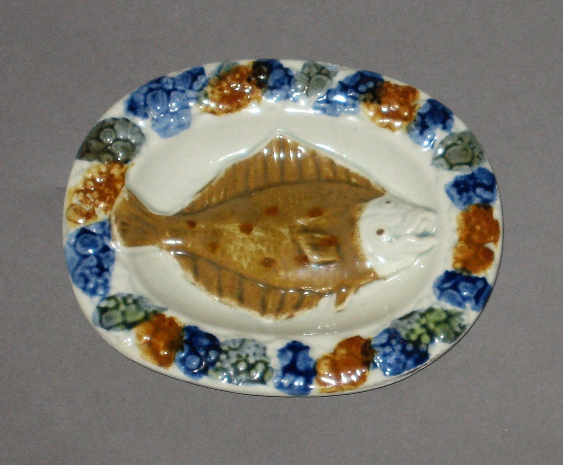 2003.0013.135.022 Miniature sole dish