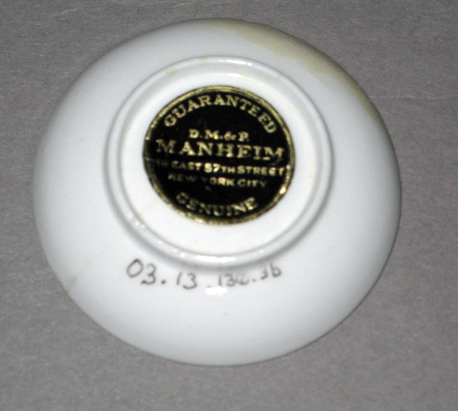 2003.0013.136.003 B Spode miniature saucer (underside)