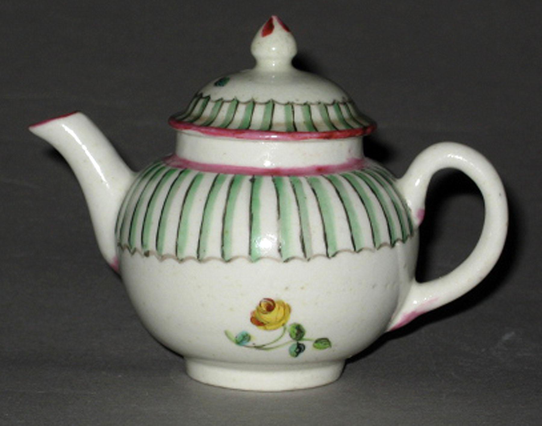 2003.0013.137 A, B Miniature teapot