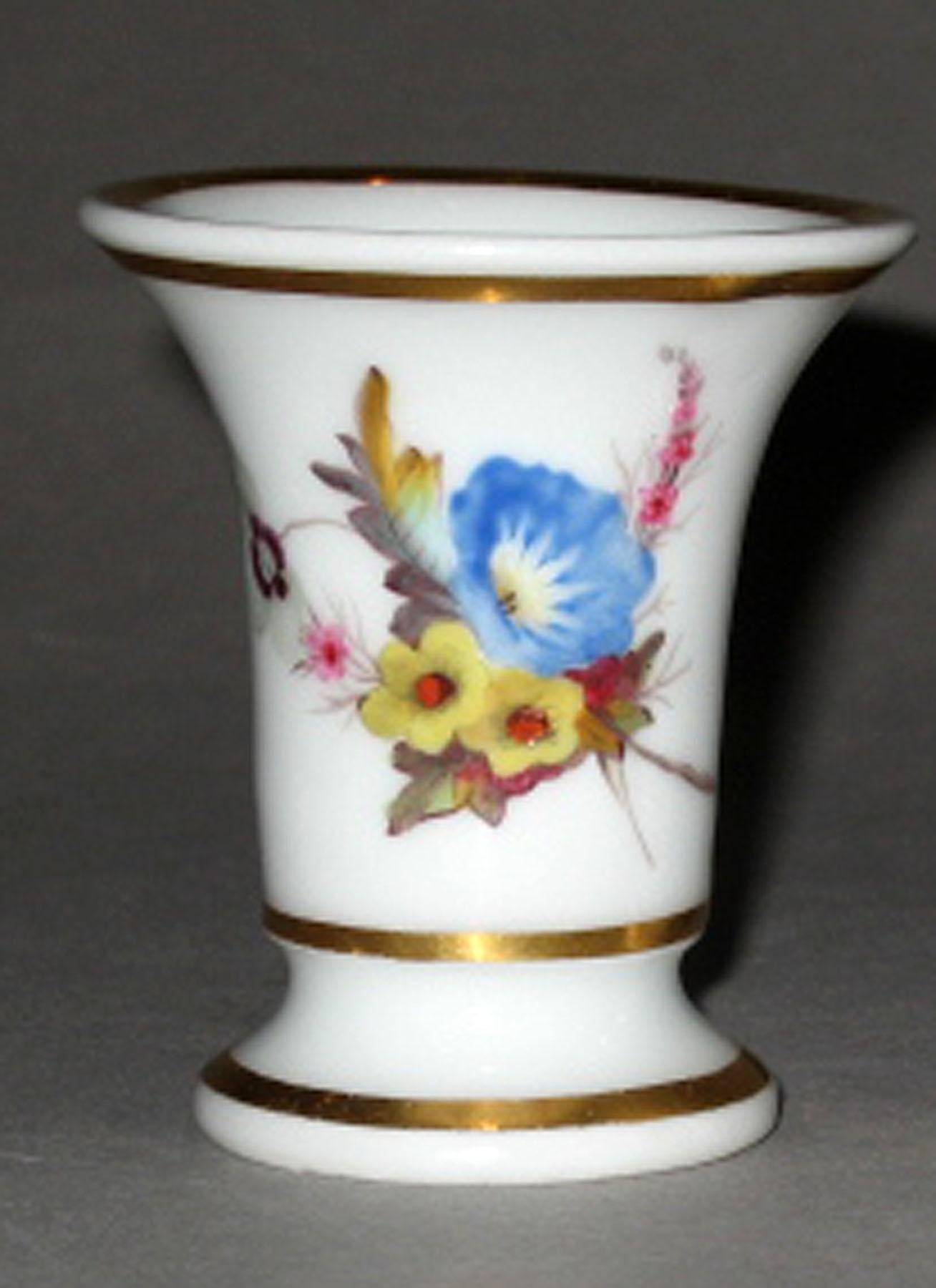 2003.0013.139.001 Miniature vase