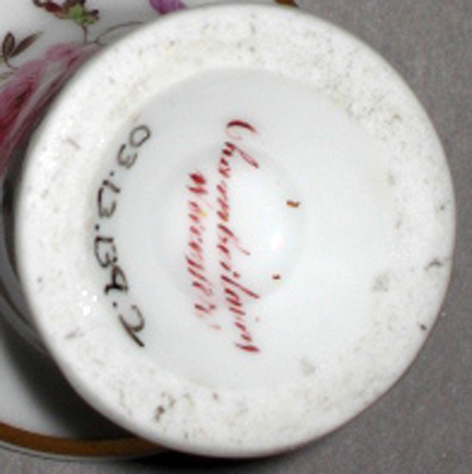 2003.0013.139.002 Miniature vase (mark)