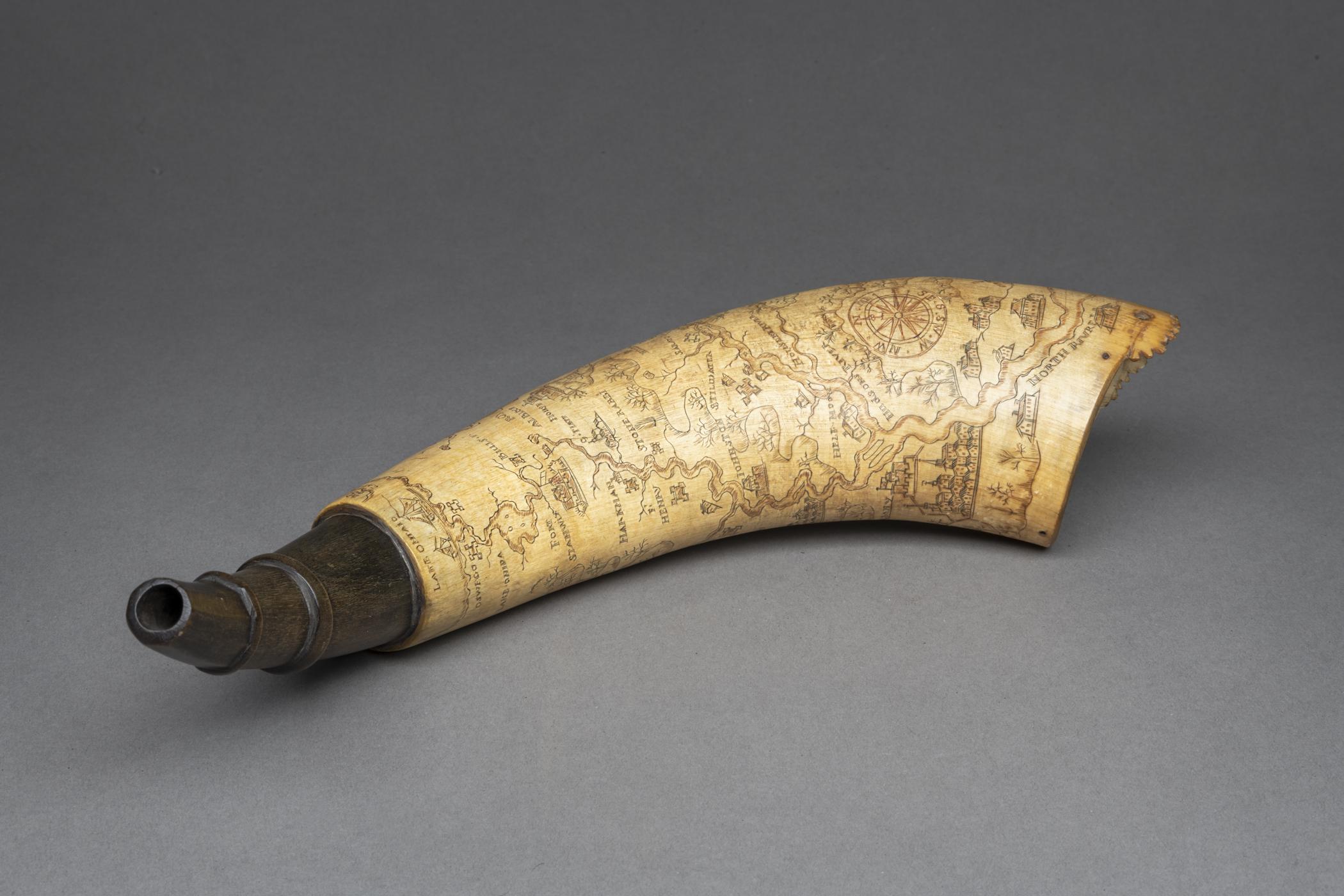 1958.1000 Powder horn, view 2