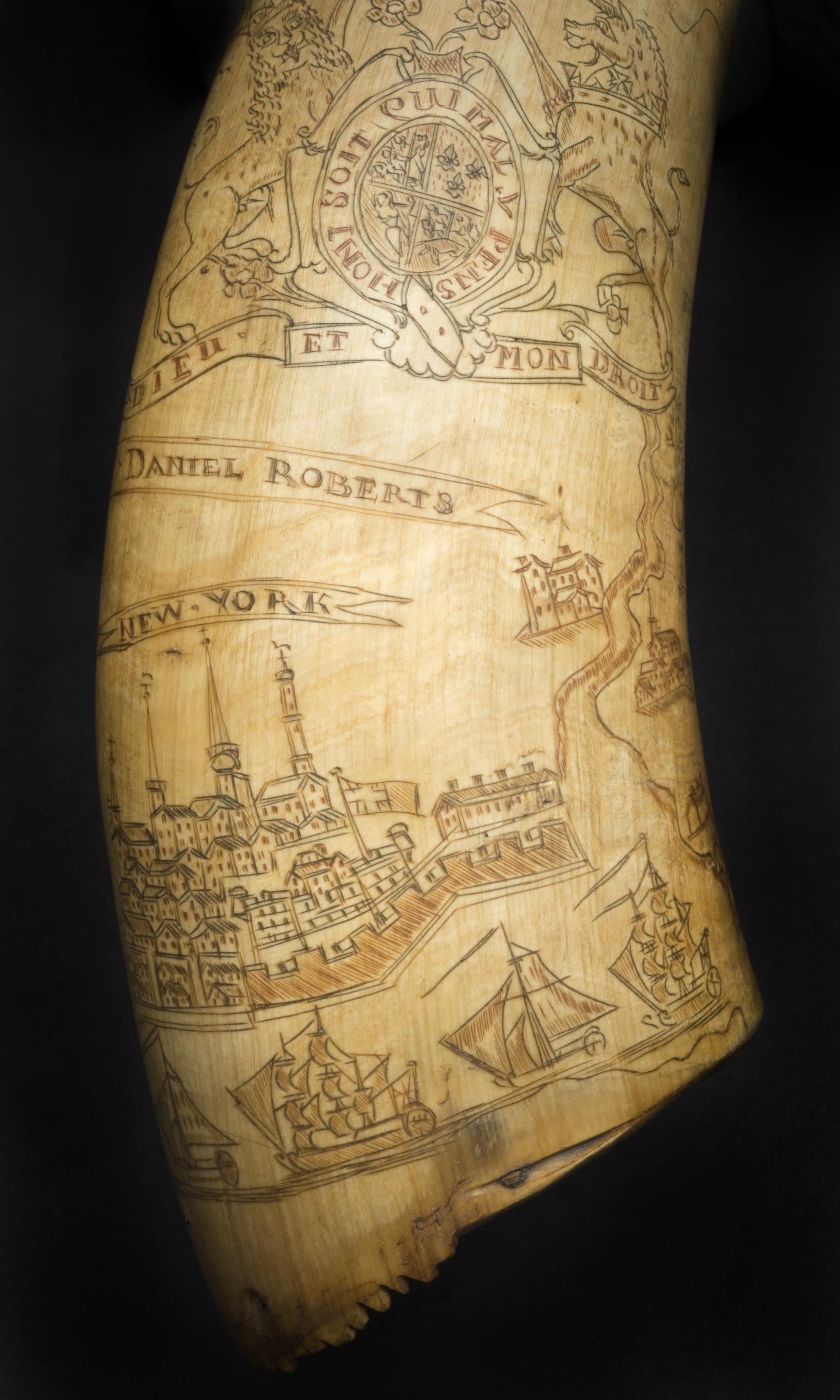 1958.1000 Powder horn, detail view 4