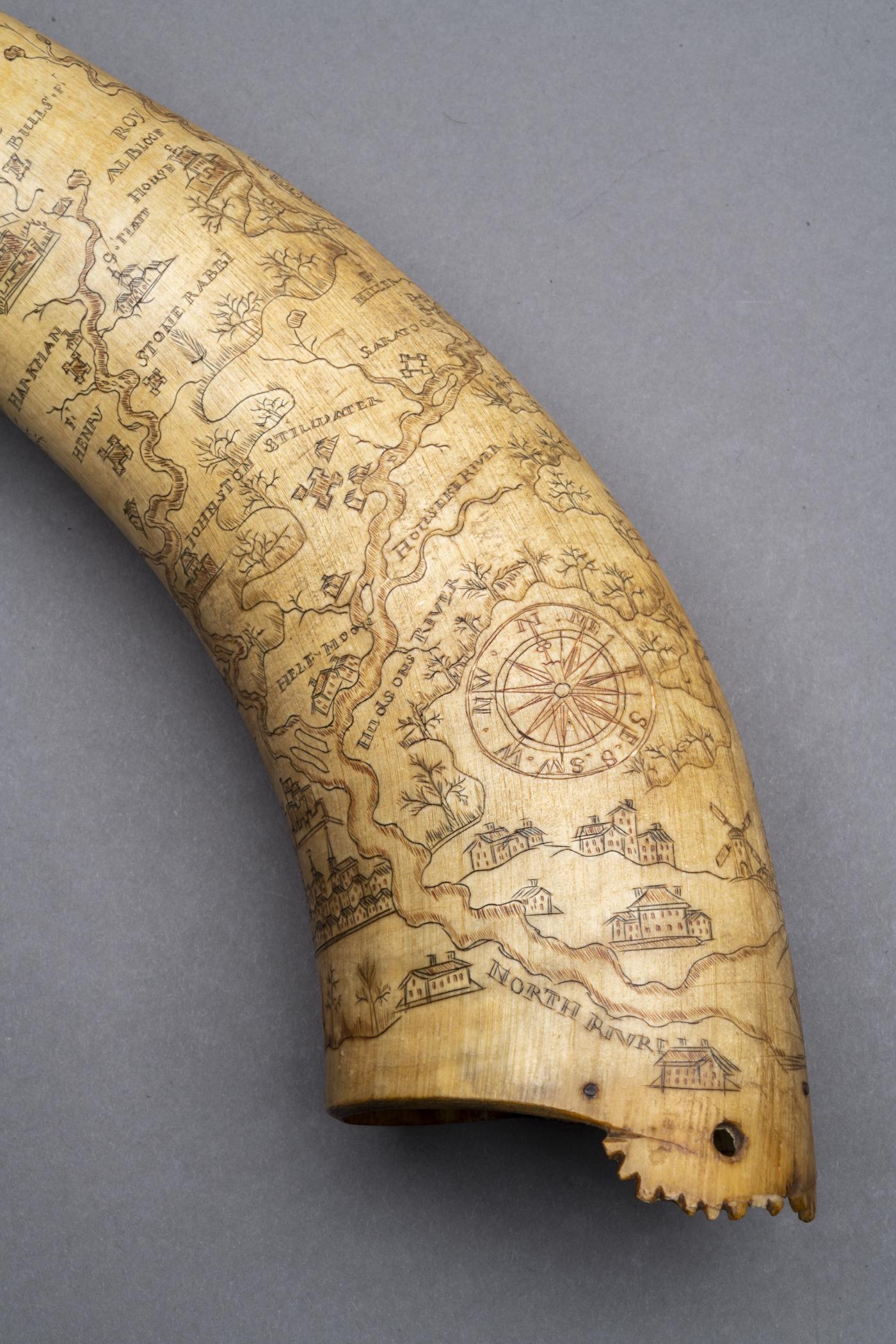 1958.1000 Powder horn, detail 2