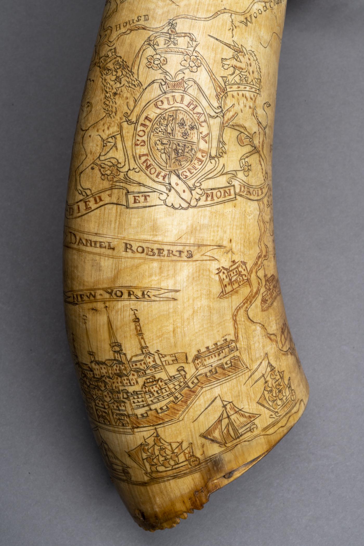 1958.1000 Powder horn, detail 3