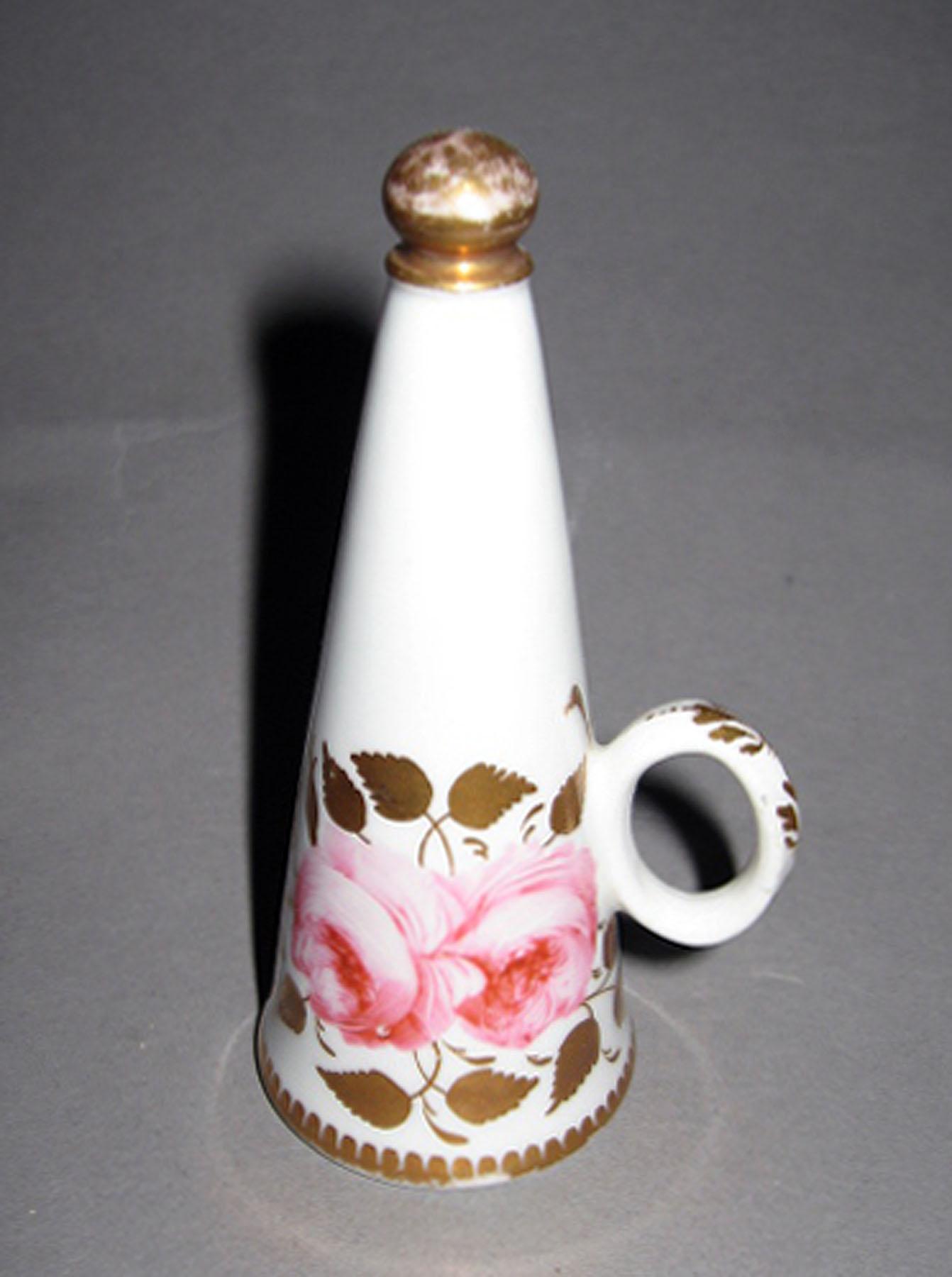 2003.0013.145 Miniature porcelain candle snuffer