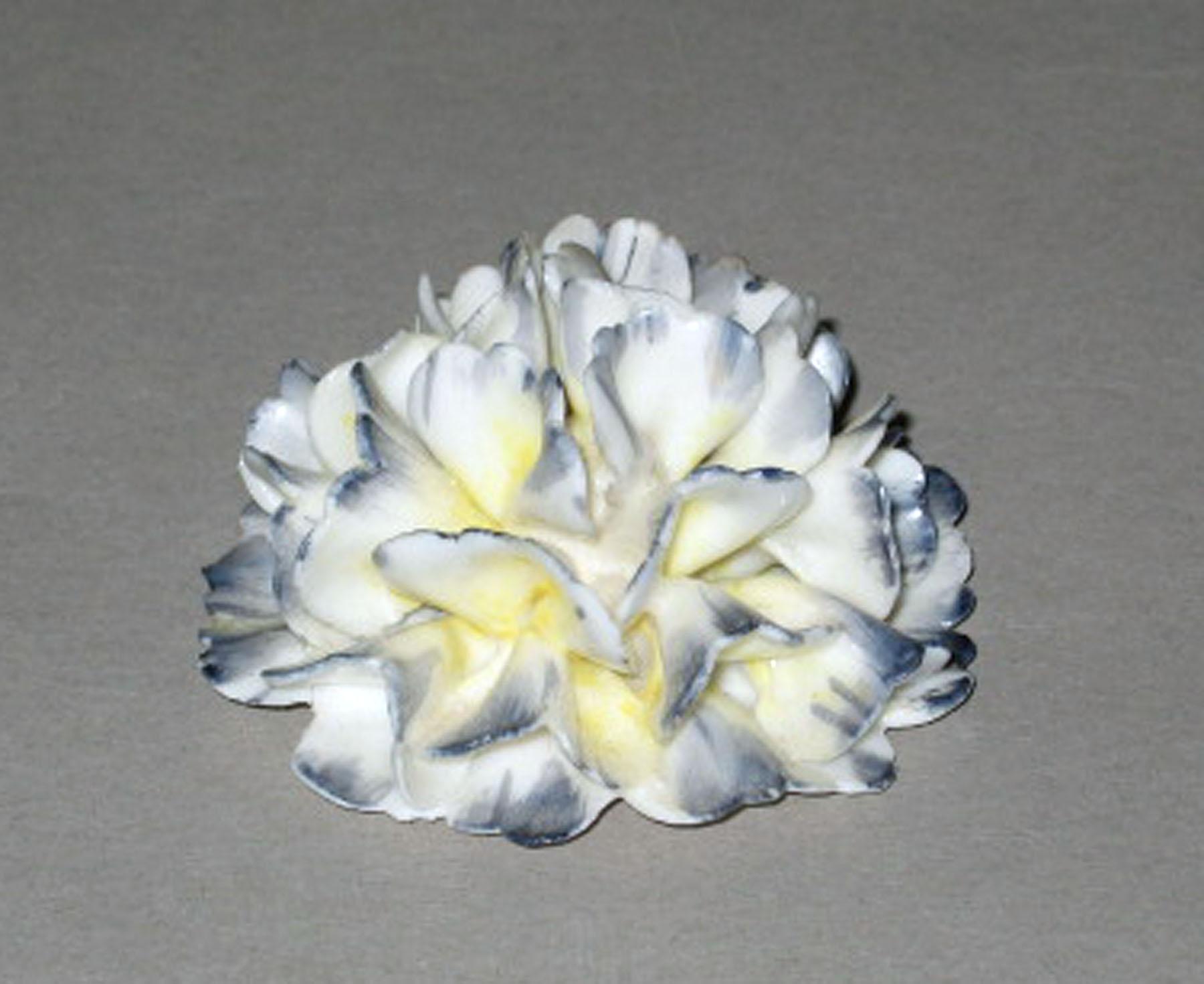 2003.0013.148 Porcelain flower