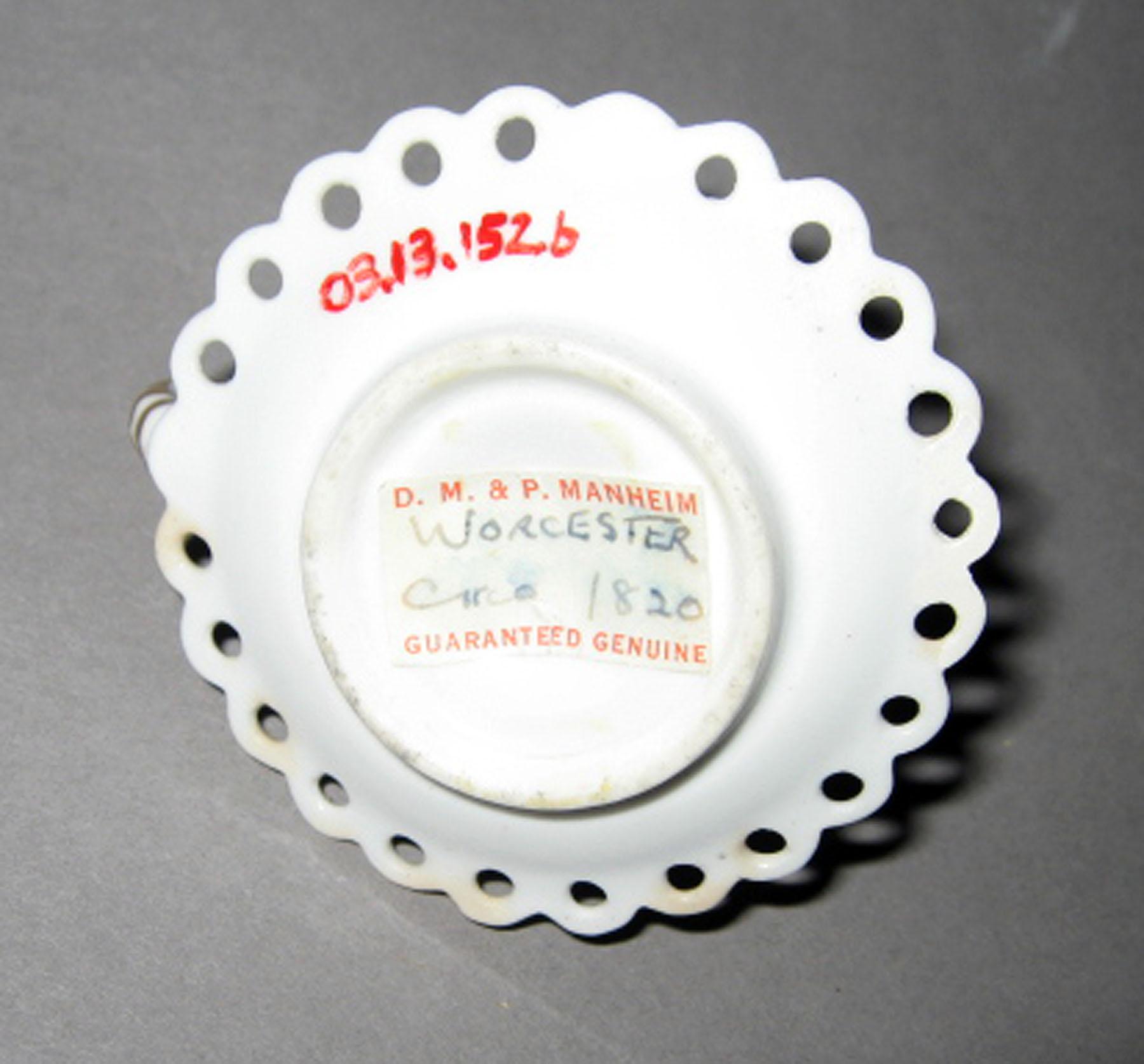 2003.0013.152 A, B Miniature porcelain chamberstick (underside)