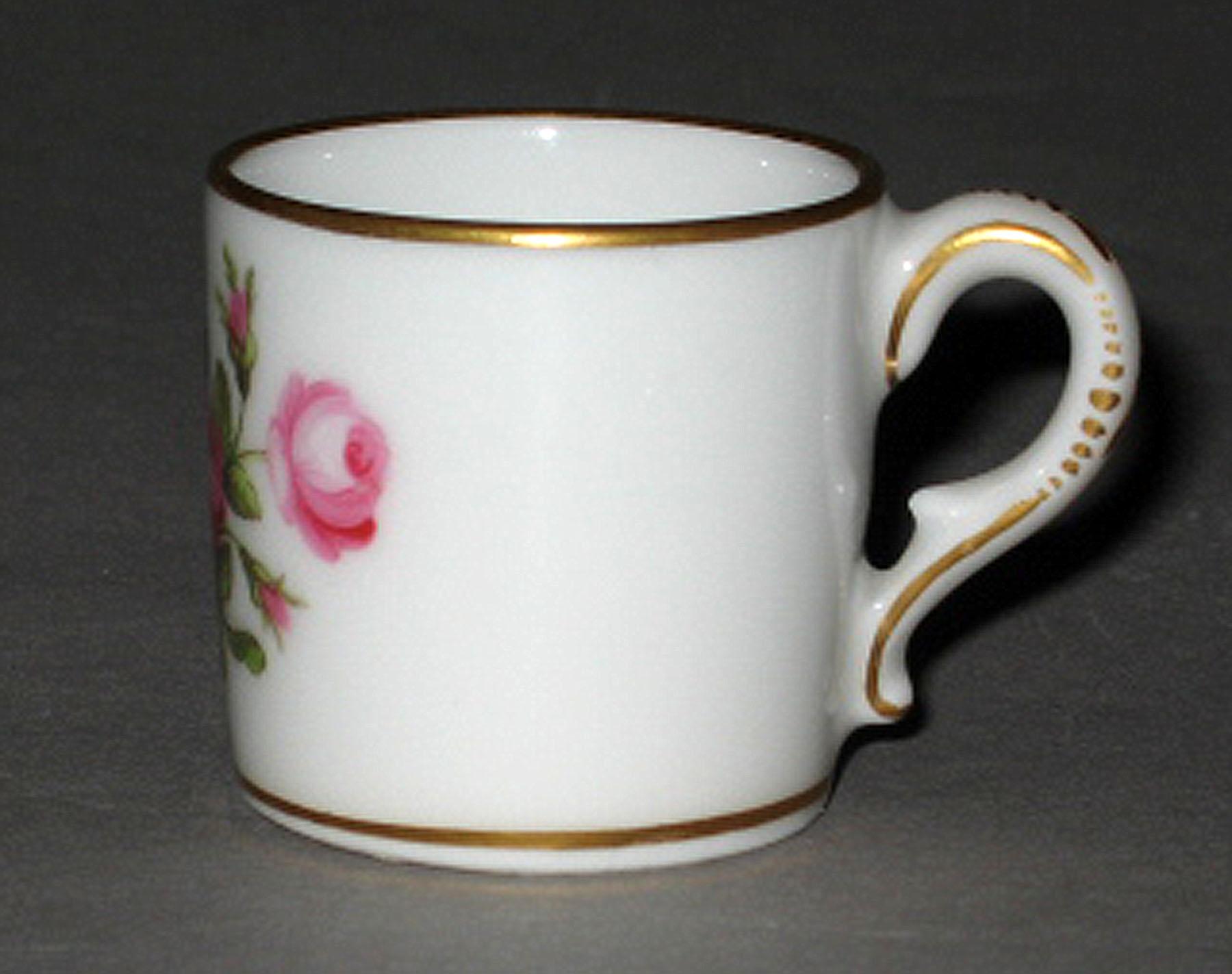 2003.0013.154 A Miniature mug (side)