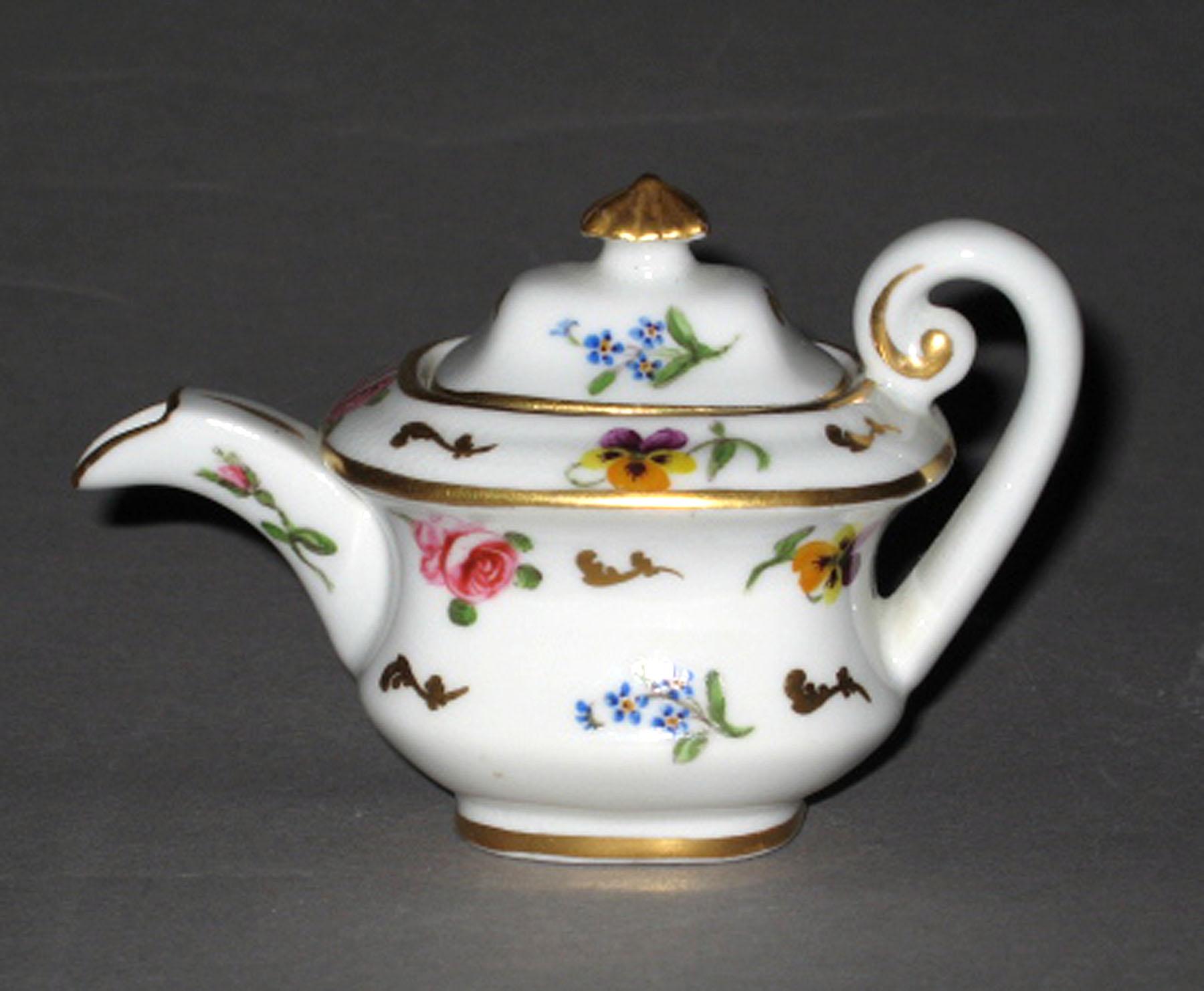 2003.0013.156 A, B Stevenson & Hancock Derby porcelain teapot