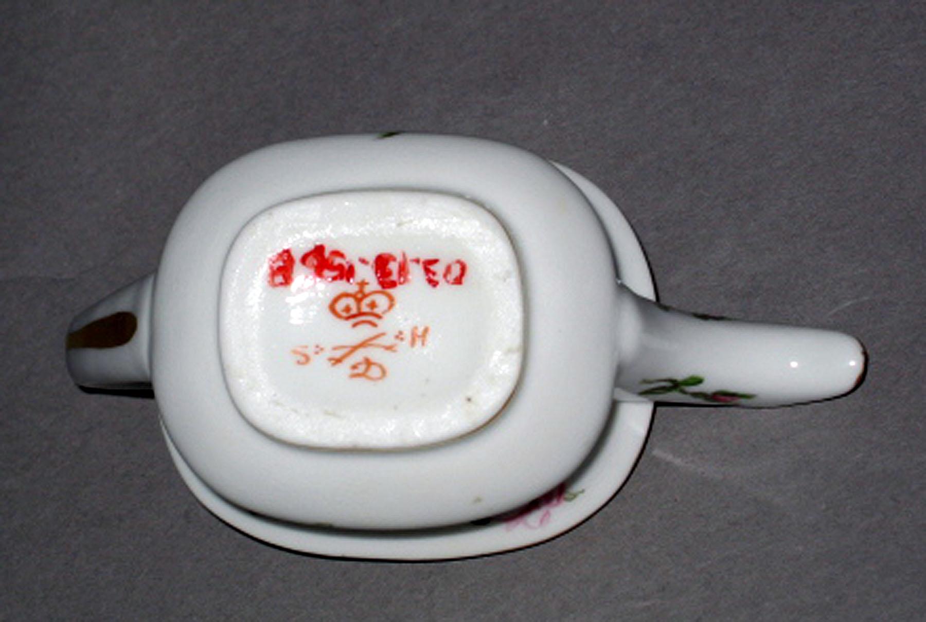 2003.0013.156 A, B Stevenson & Hancock Derby porcelain teapot (mark)