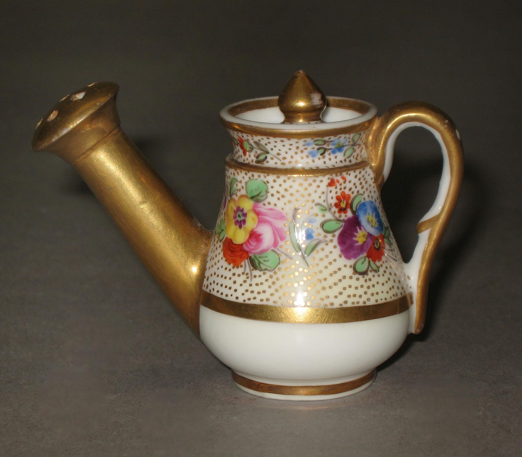 2003.0013.160 A, B Spode porcelain miniature watering can