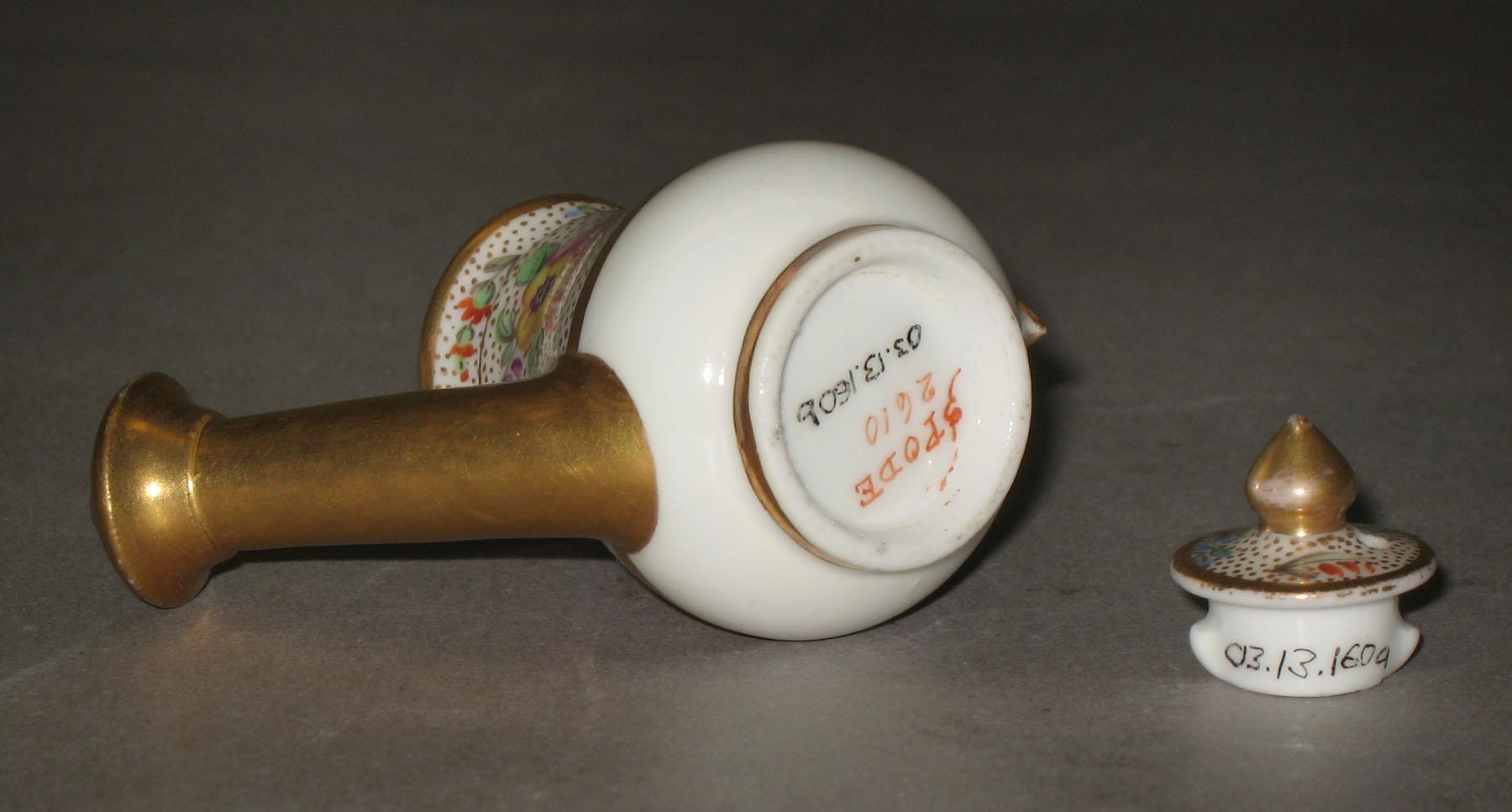 2003.0013.160 A, B Spode porcelain miniature watering can (bottom-mark)