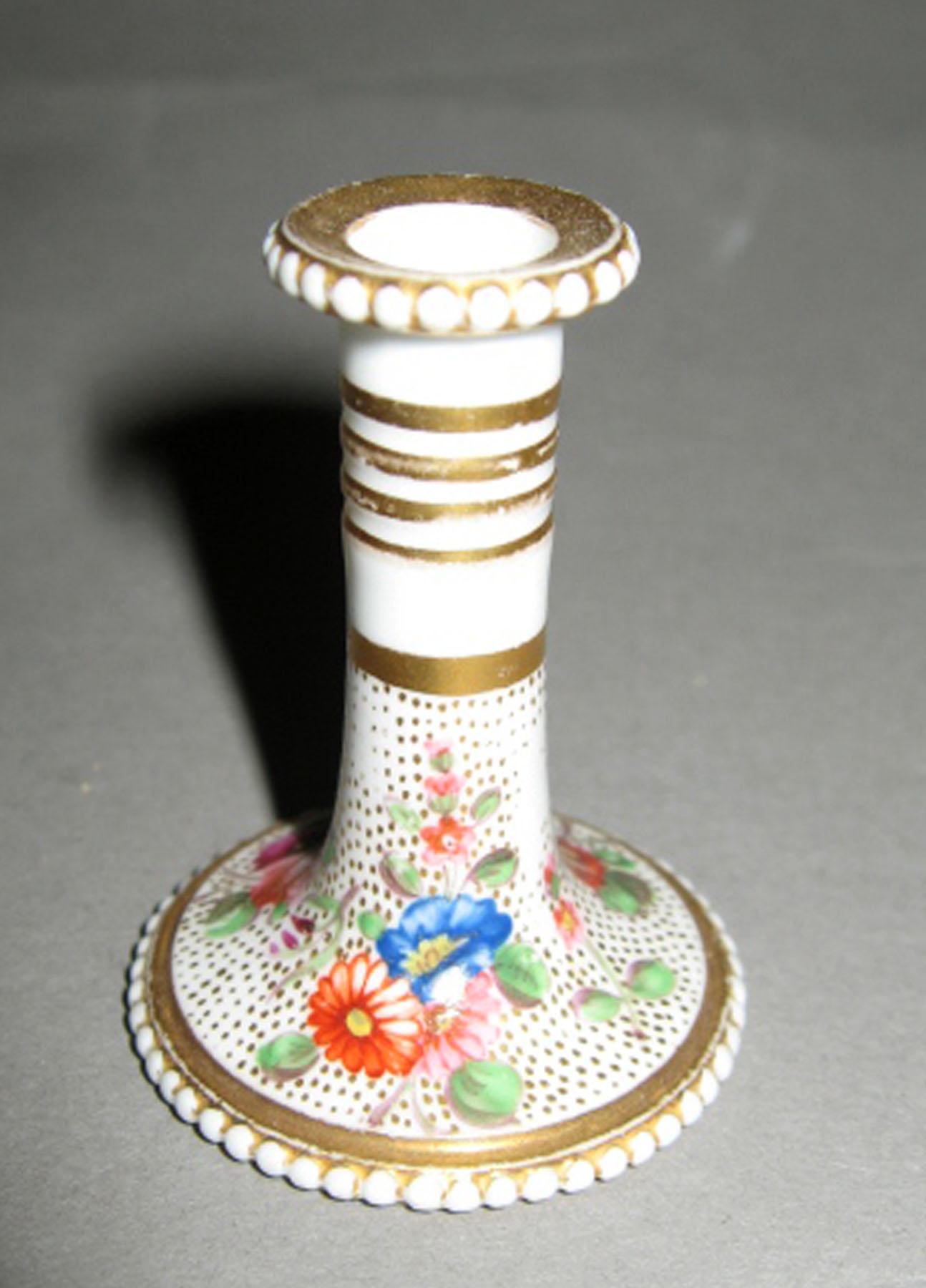 2003.0013.161.002 Spode porcelain candlestick