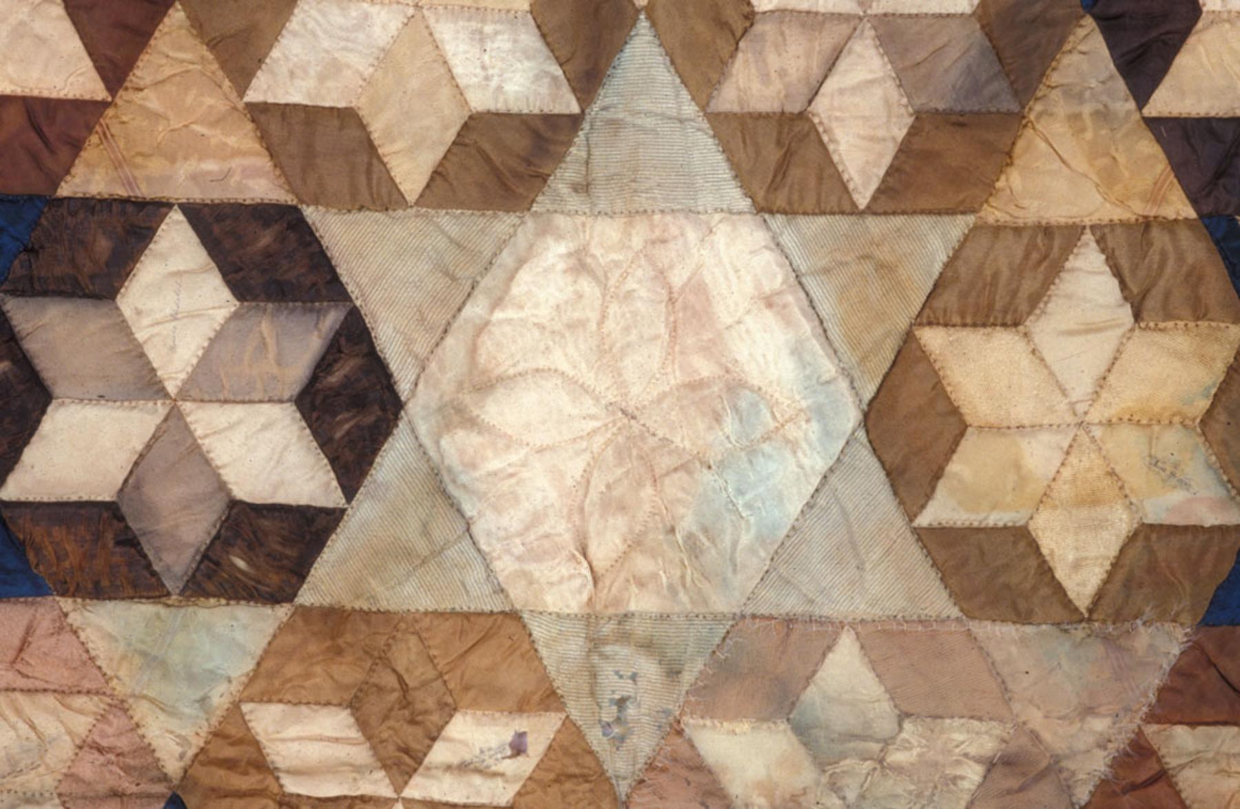 2003.0014 Quilt (detail 5)