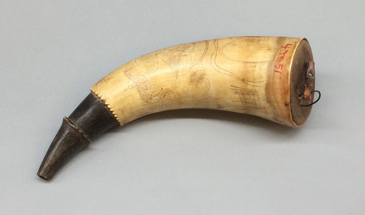 1958.1003 A Powder horn, view 4