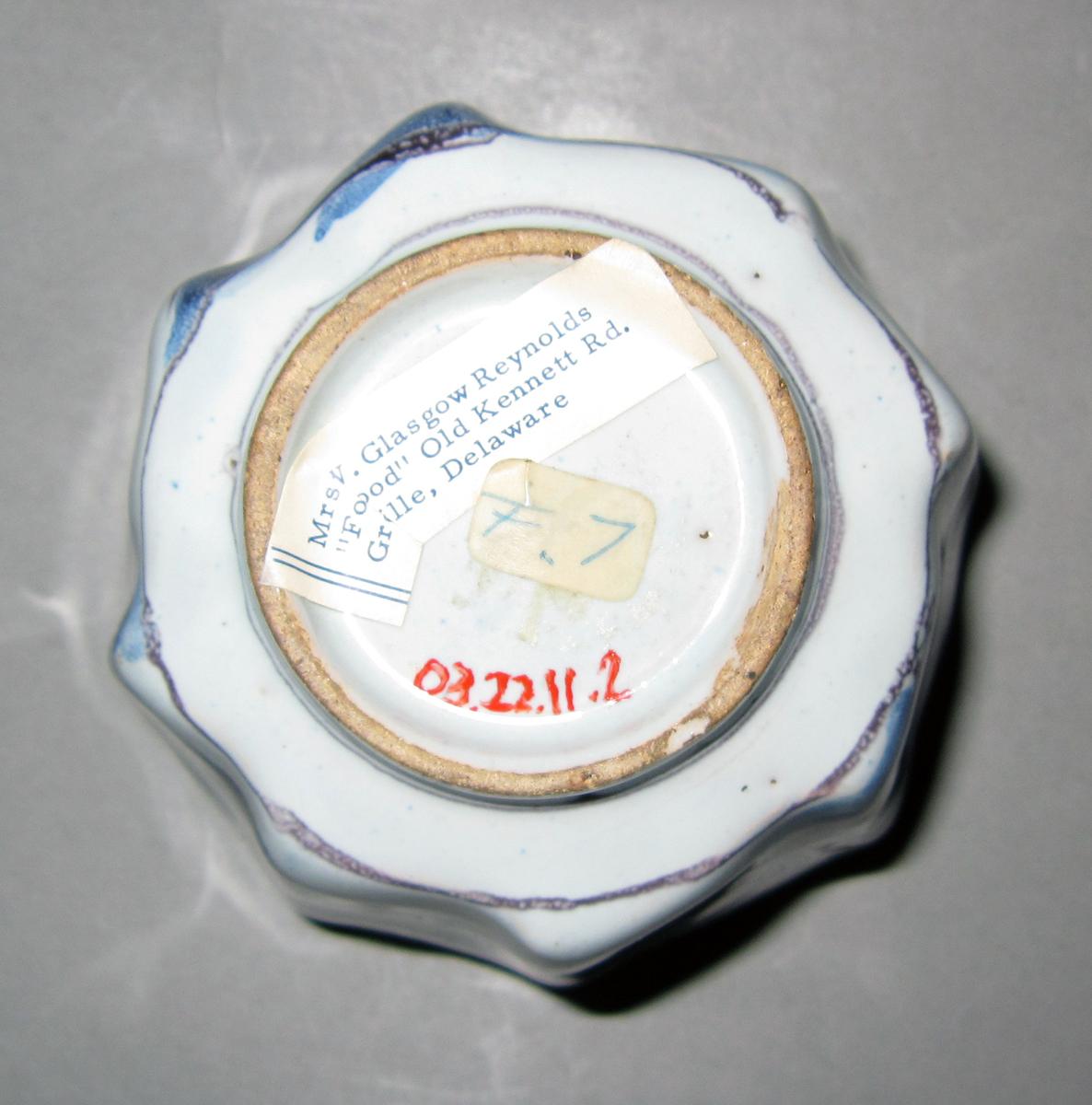 2003.0022.011.002 Delft teabowl underside