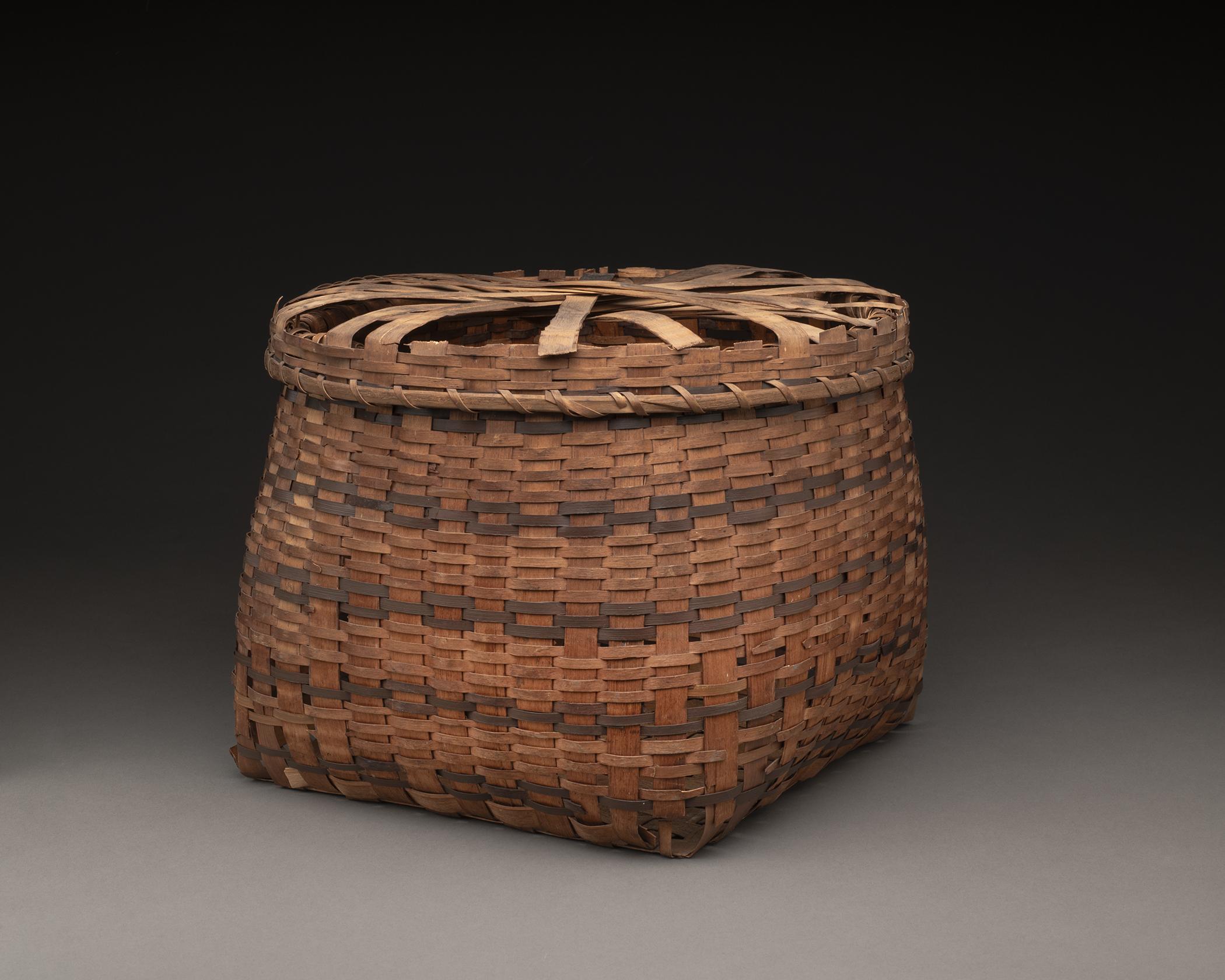 1958.1009 A, B Basket and cover, overall