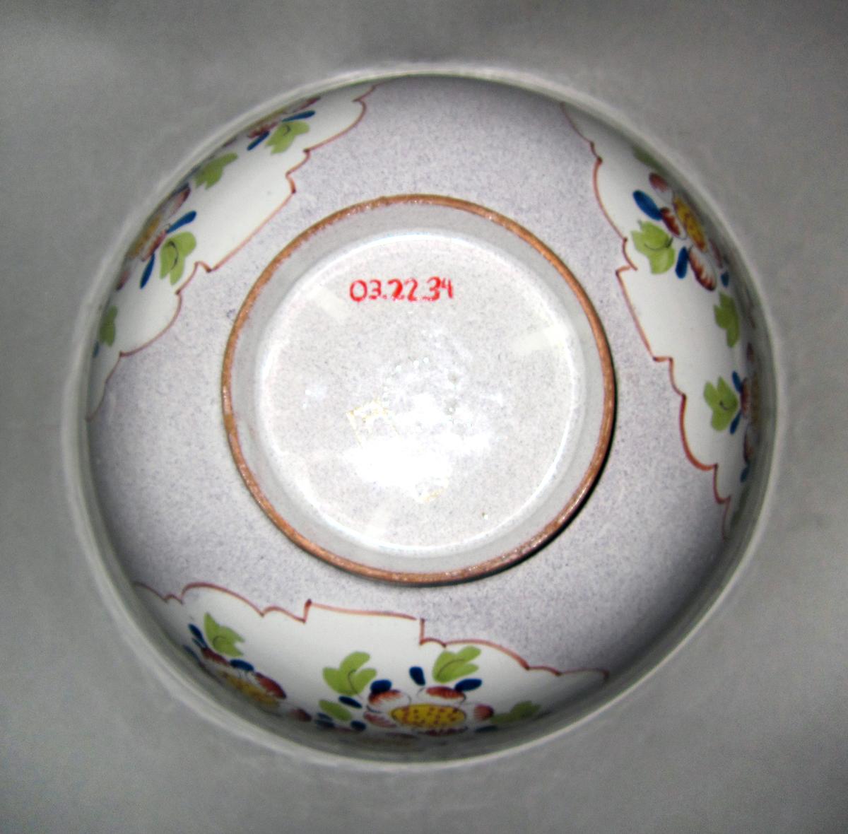 2003.0022.034 Delft punch bowl underside