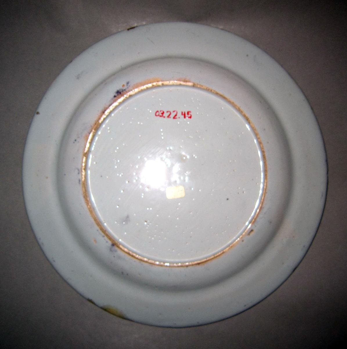 2003.0022.045 Delft plate or dinner plate underside