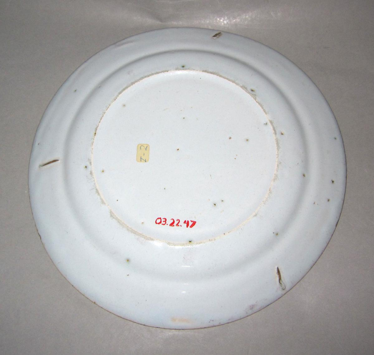 2003.0022.047 Delft plate or dinner plate underside