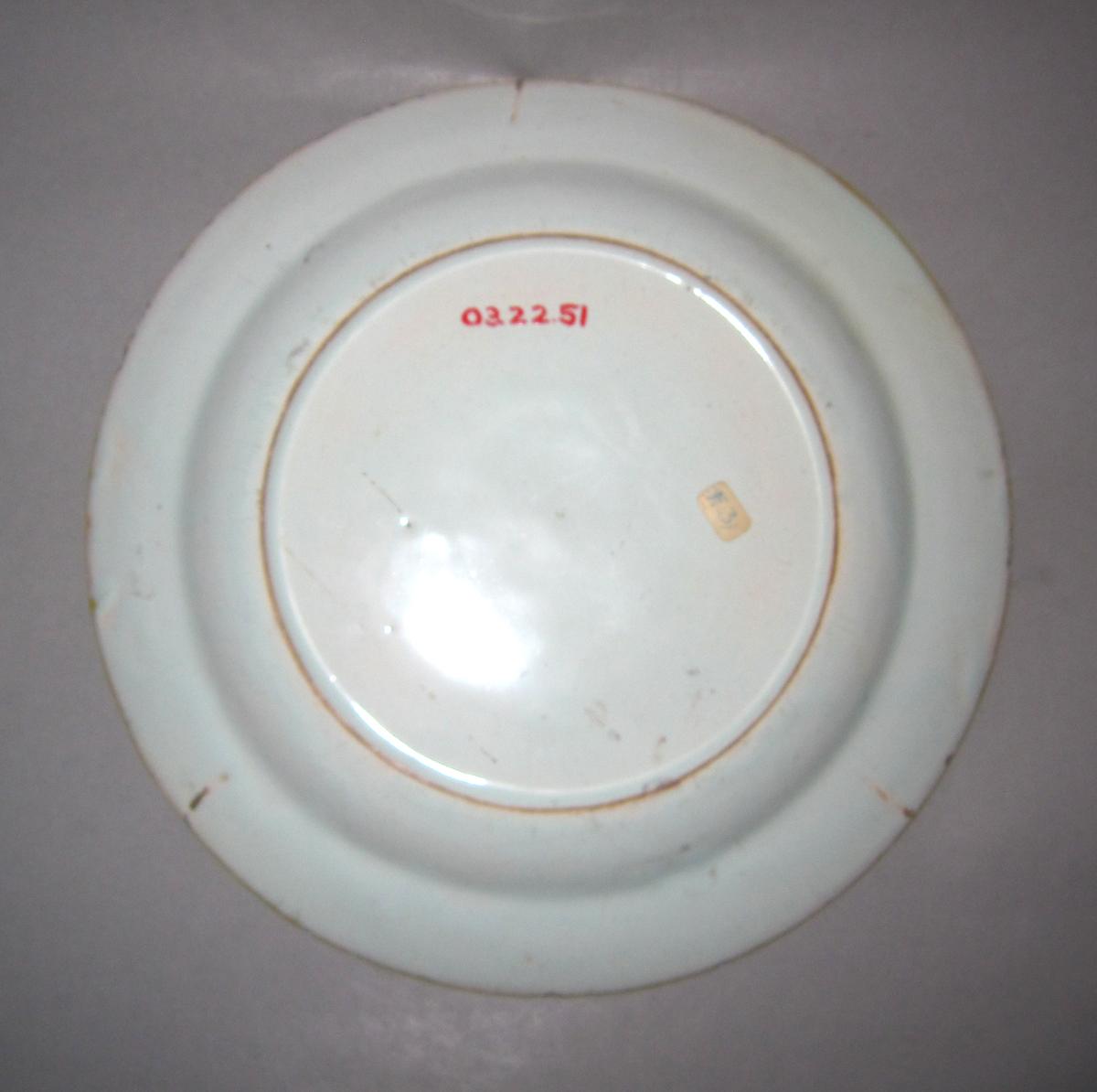 2003.0022.051 Delft plate or dinner plate underside