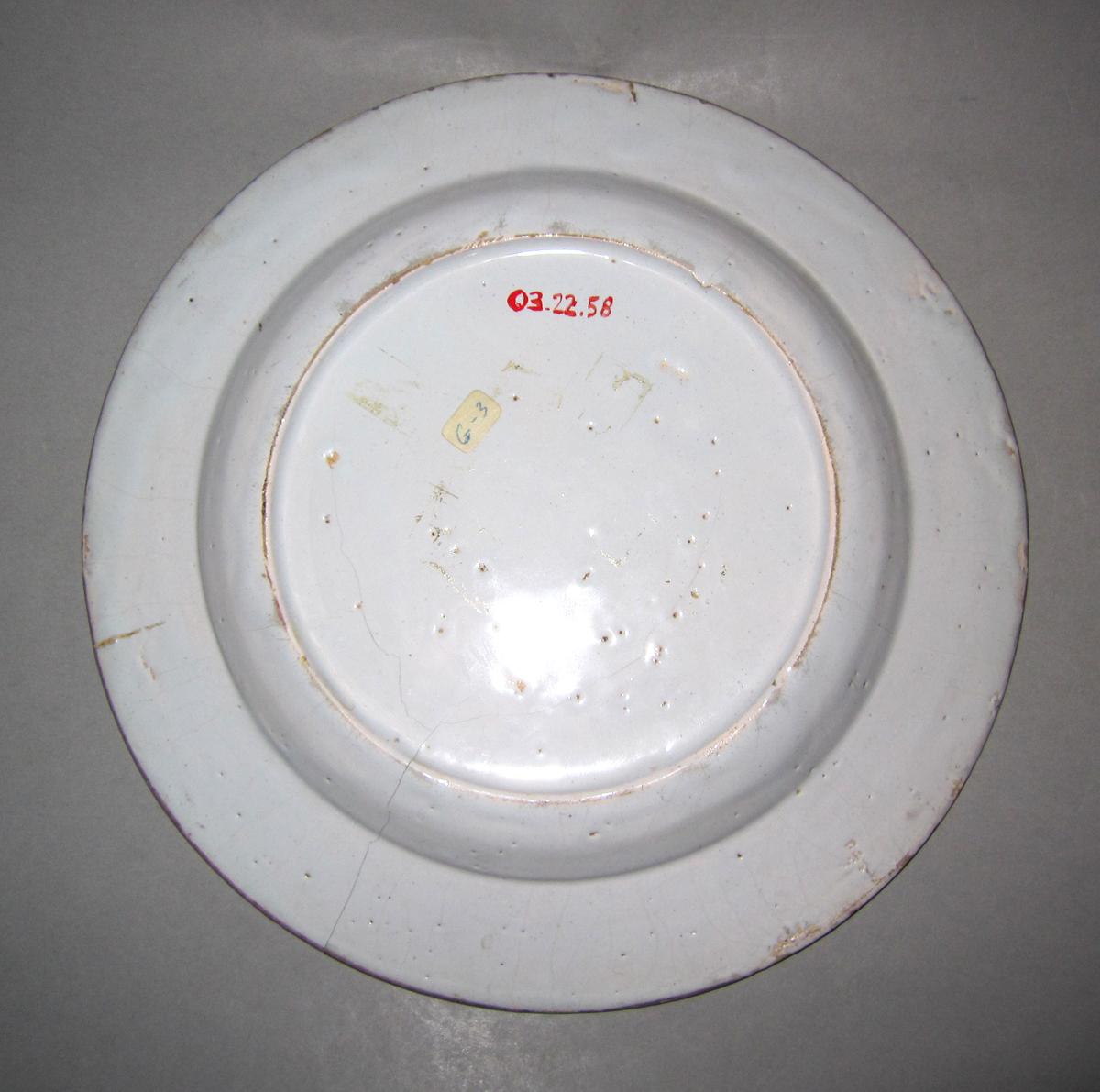 2003.0022.058 Delft plate or dinner plate underside