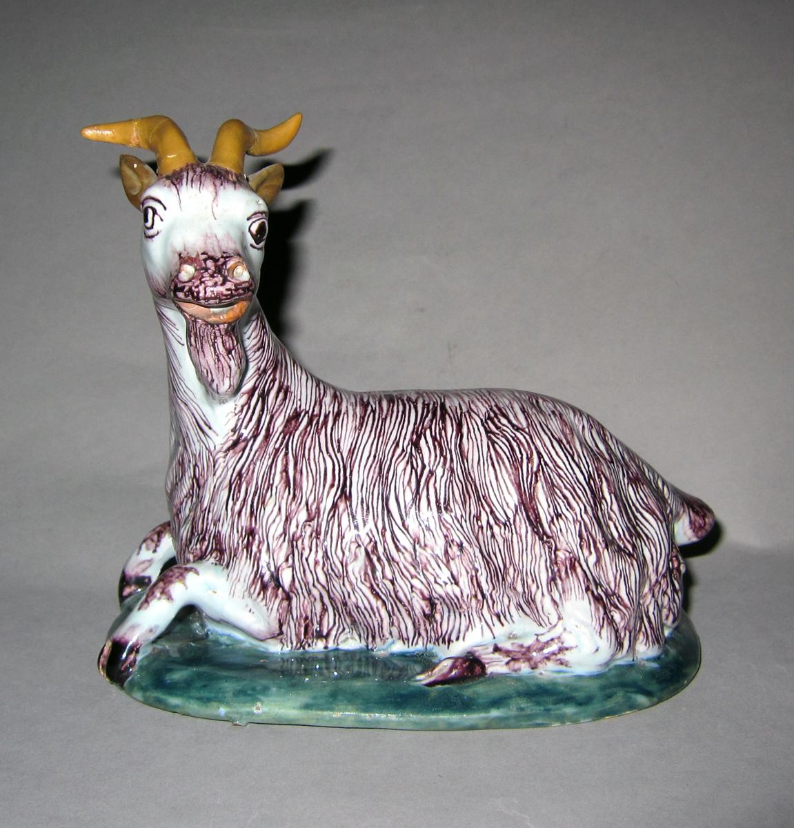 2003.0022.096 Delft goat figure