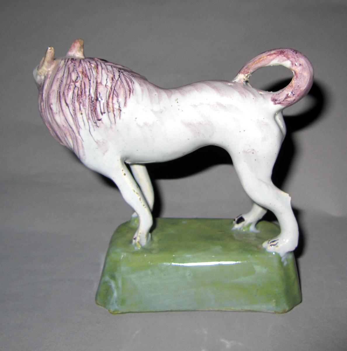 2003.0022.097 Delft wolf figure face 2