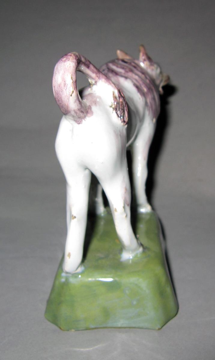 2003.0022.097 Delft wolf figure back