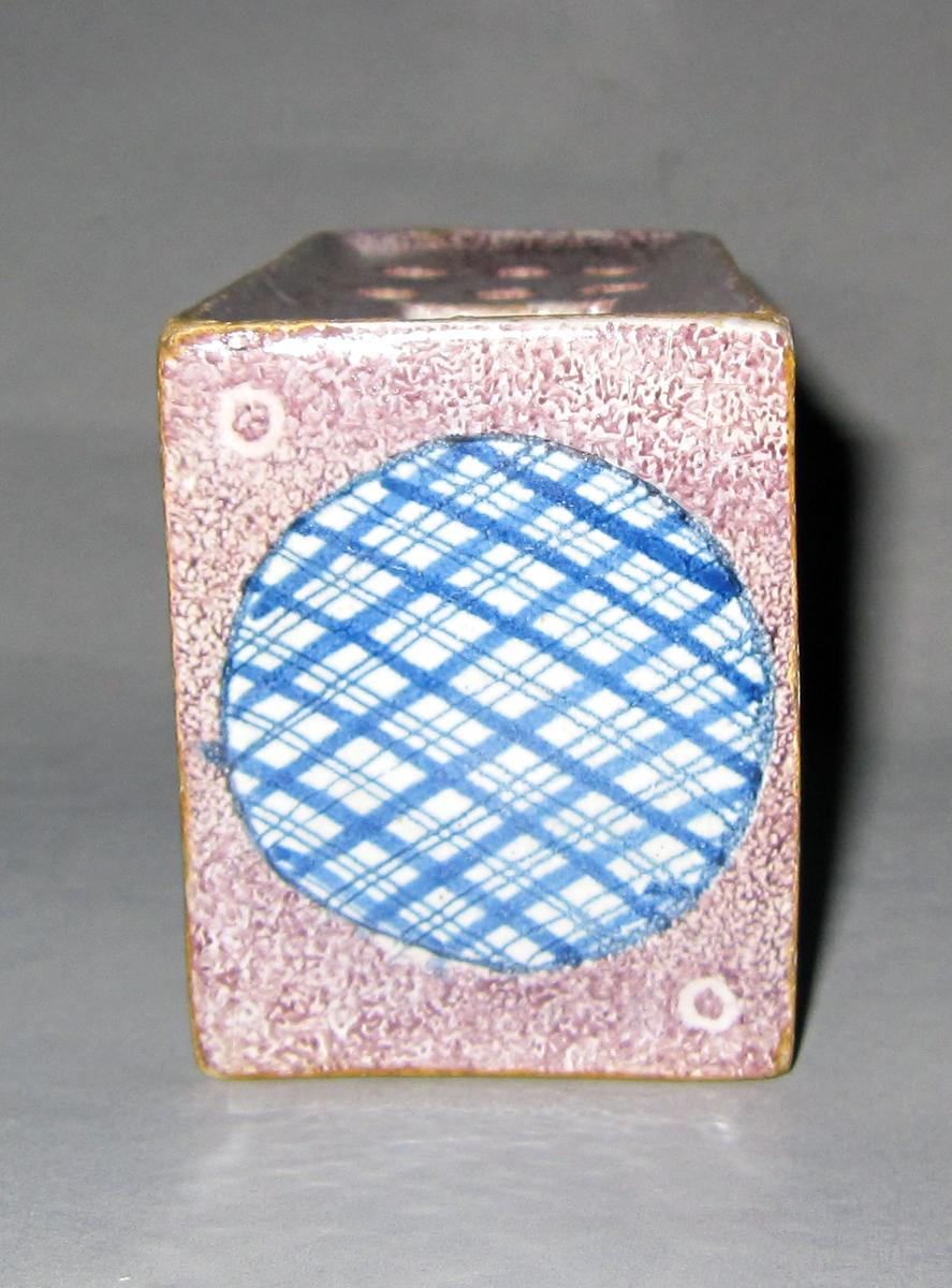 2003.0022.098 Delft flower container or flower brick side