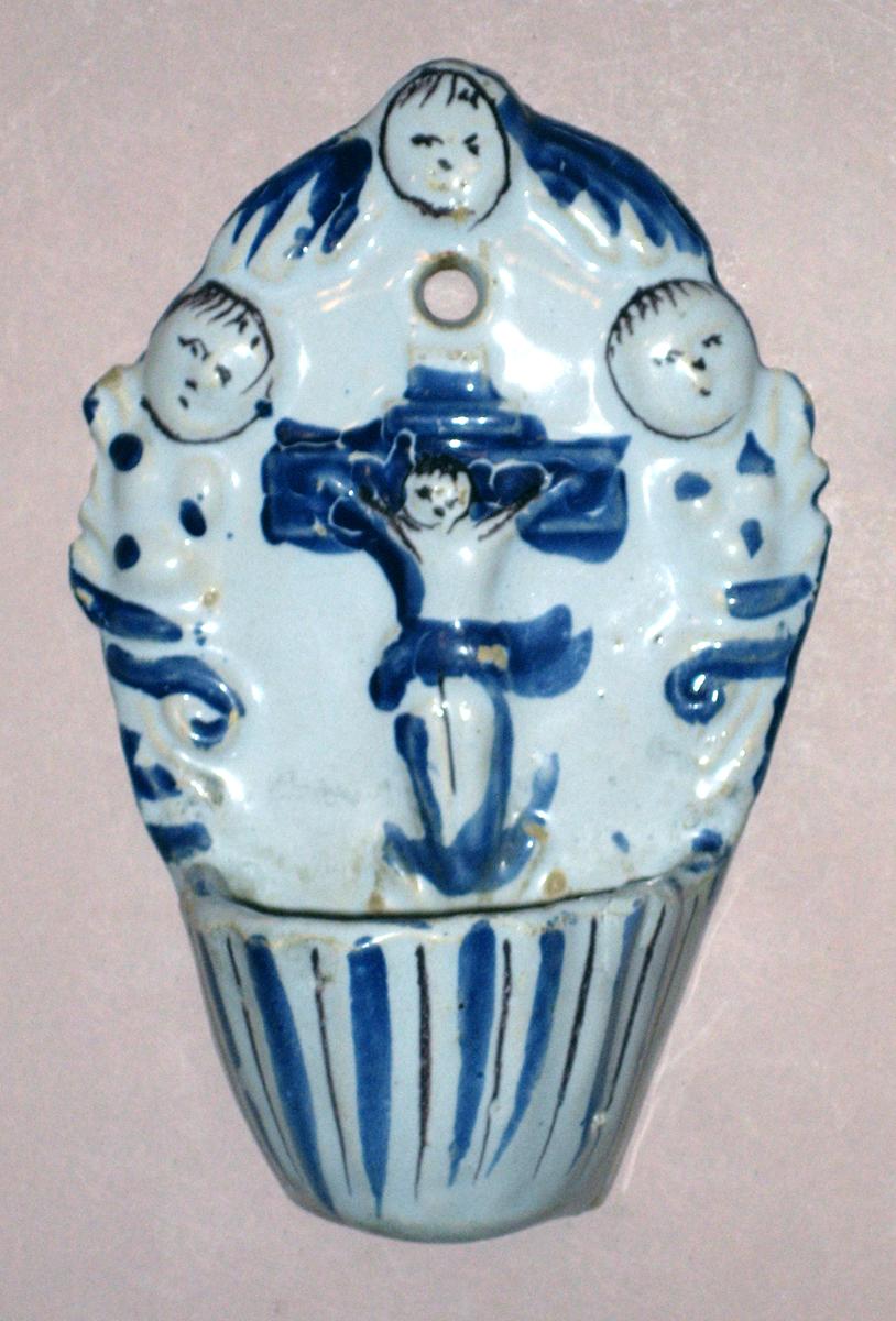 2003.0022.102 Delftware holy water font