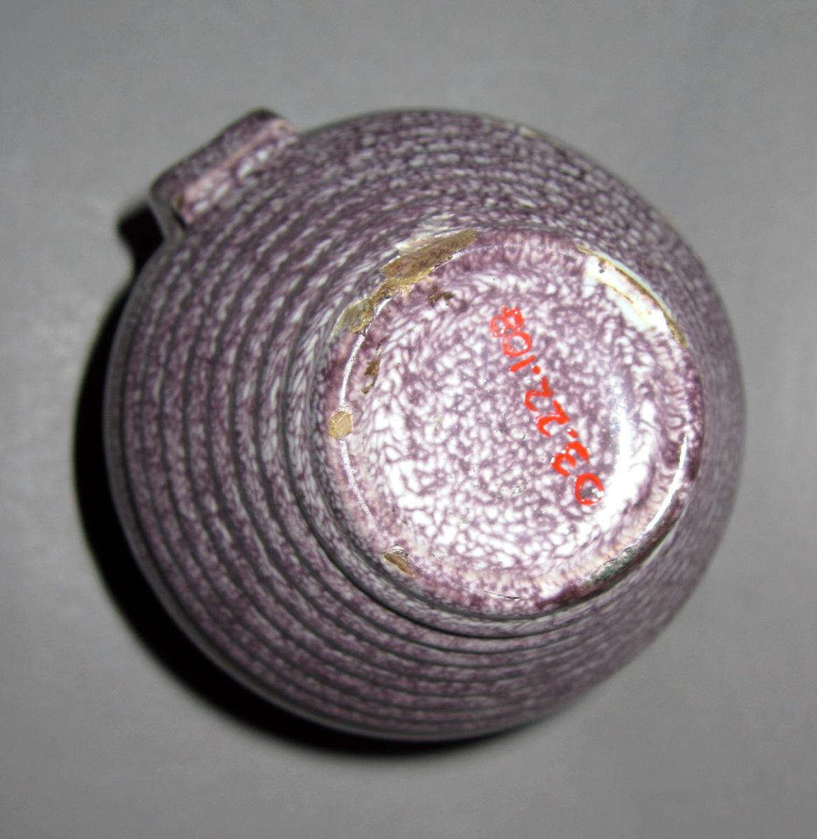 2003.0022.108 Delft flask or barrel flask underside