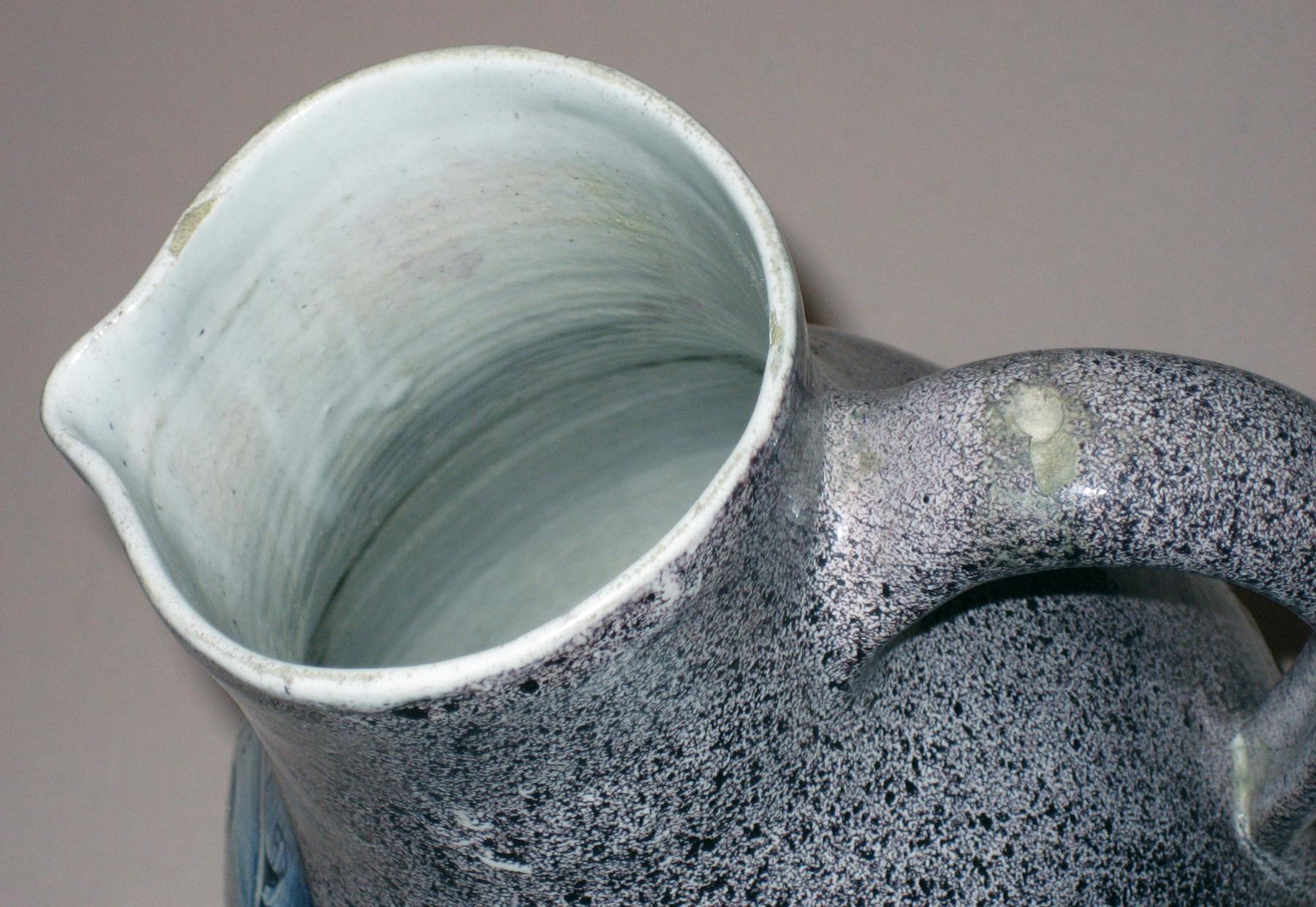 2003.0022.112 Delft jug (top and handle hole)