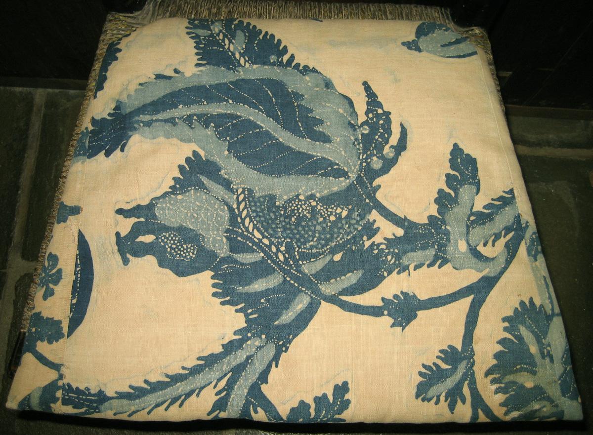 1969.3623 Side chair cushion