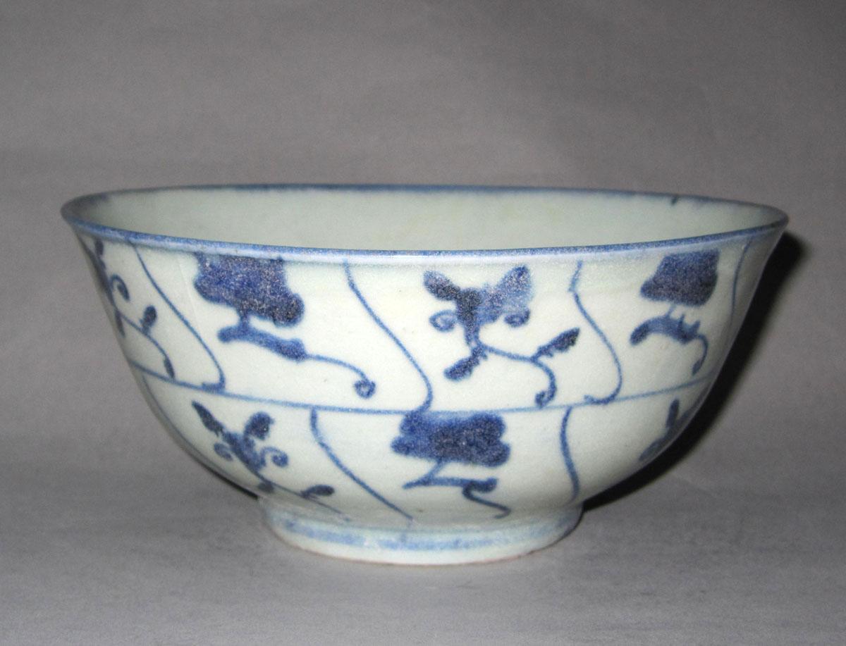 2003.0038.003.002 Porcelain bowl