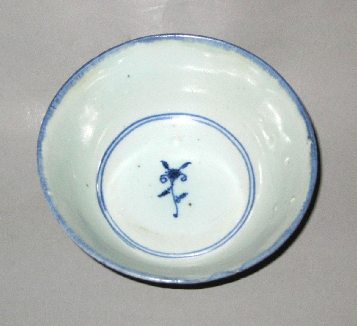 2003.0038.003.003 Porcelain bowl top