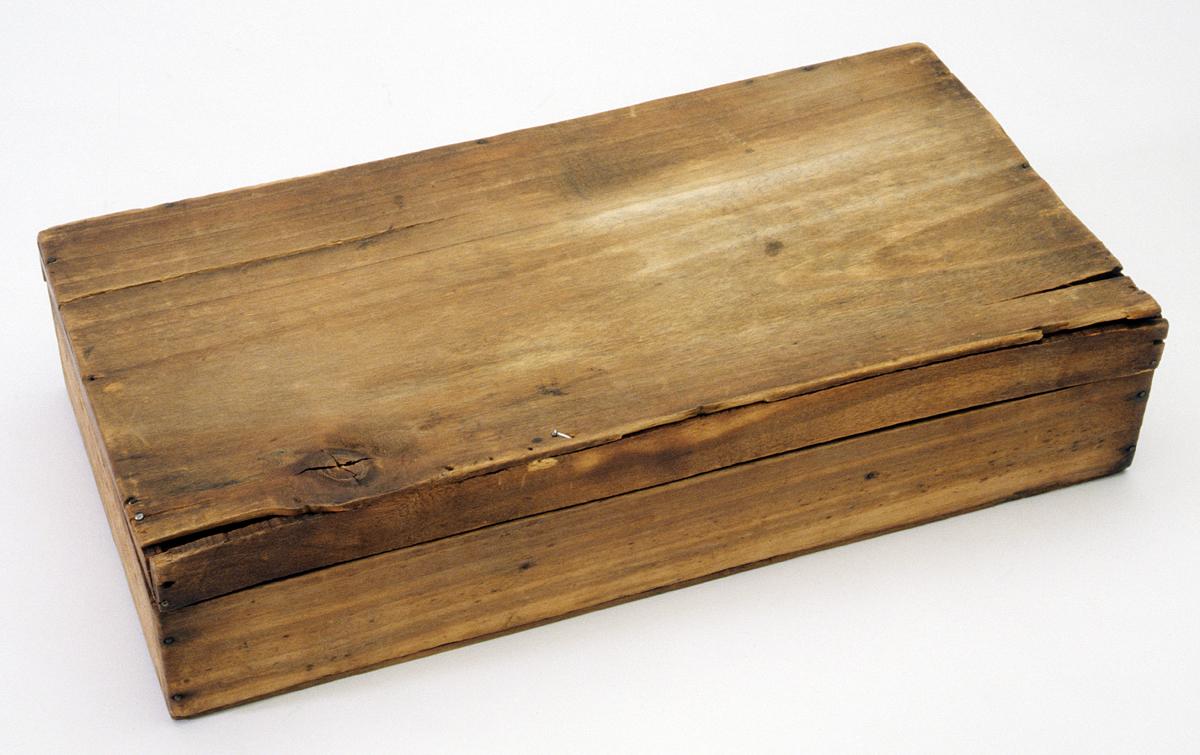 2003.0039.002 A Watercolor Box
